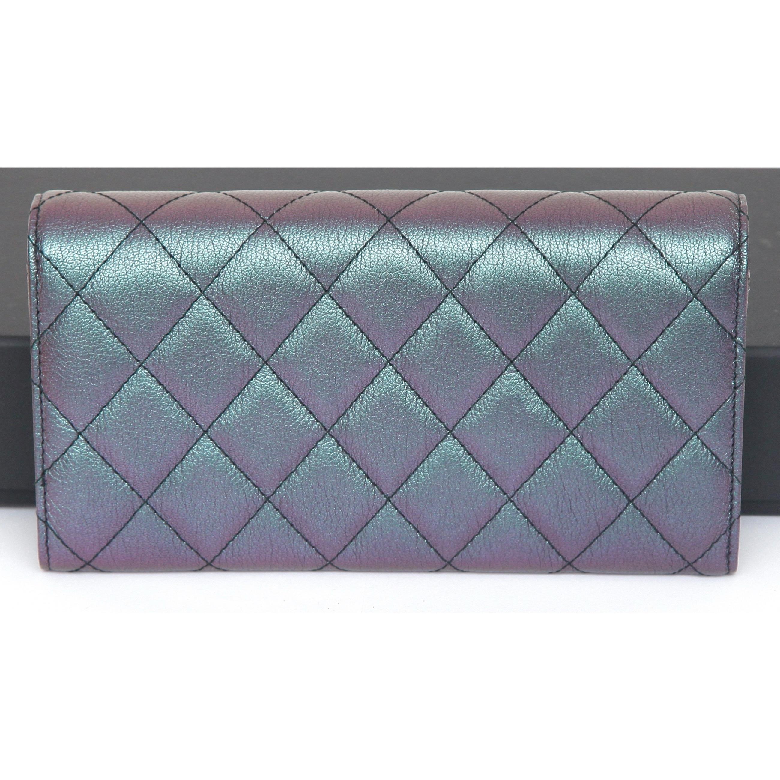 CHANEL Purple Iridescent Quilted Leather Wallet Iridescent Rainbow CC HW 16C NIB For Sale 2