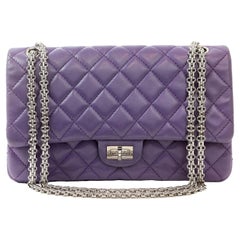 Chanel Cuir d'agneau violet 2,55 Medium Classic Flap, avec accessoires Silver