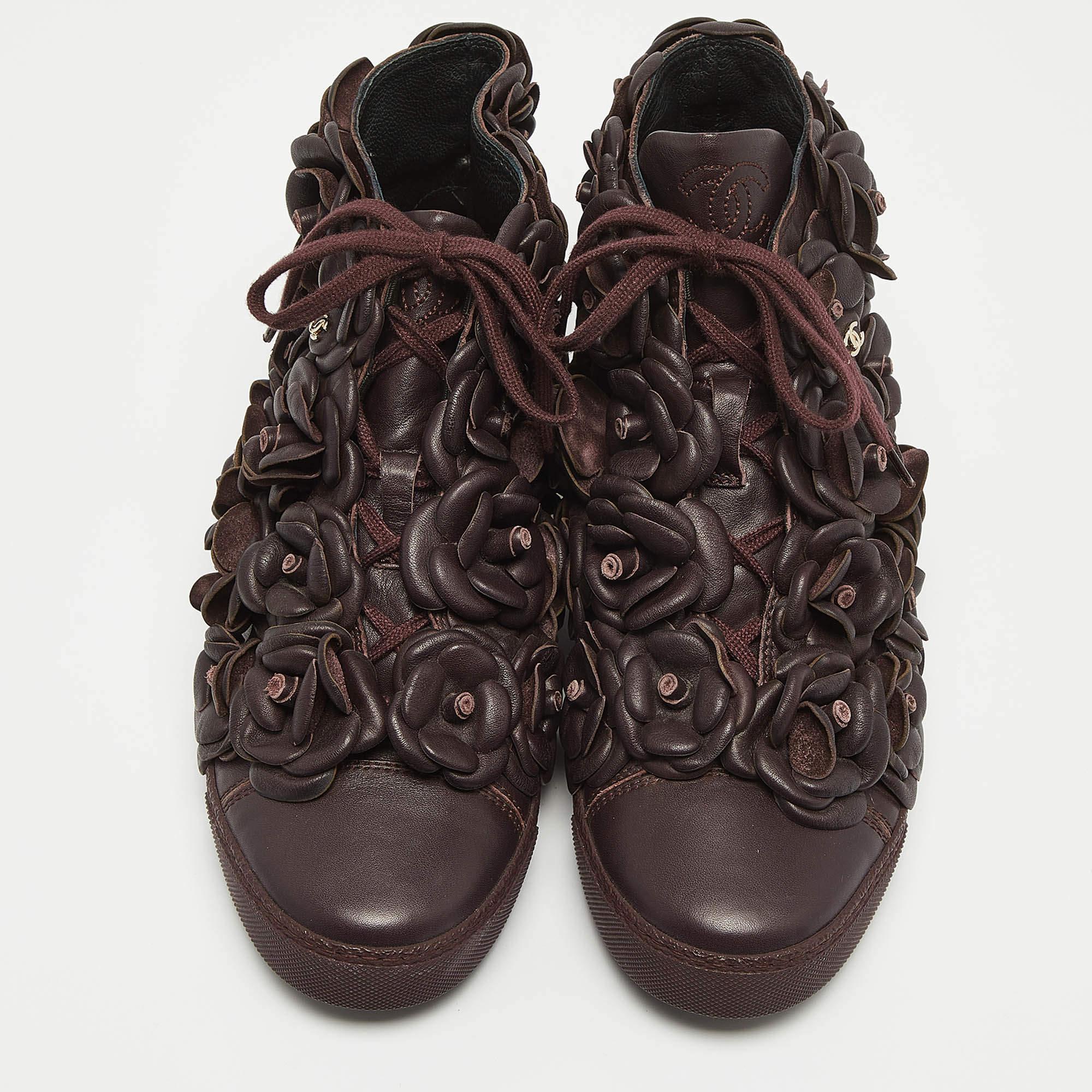 Chanel Cuero Morado CC Camelia Zapatillas Altas Talla 37.5 Negro