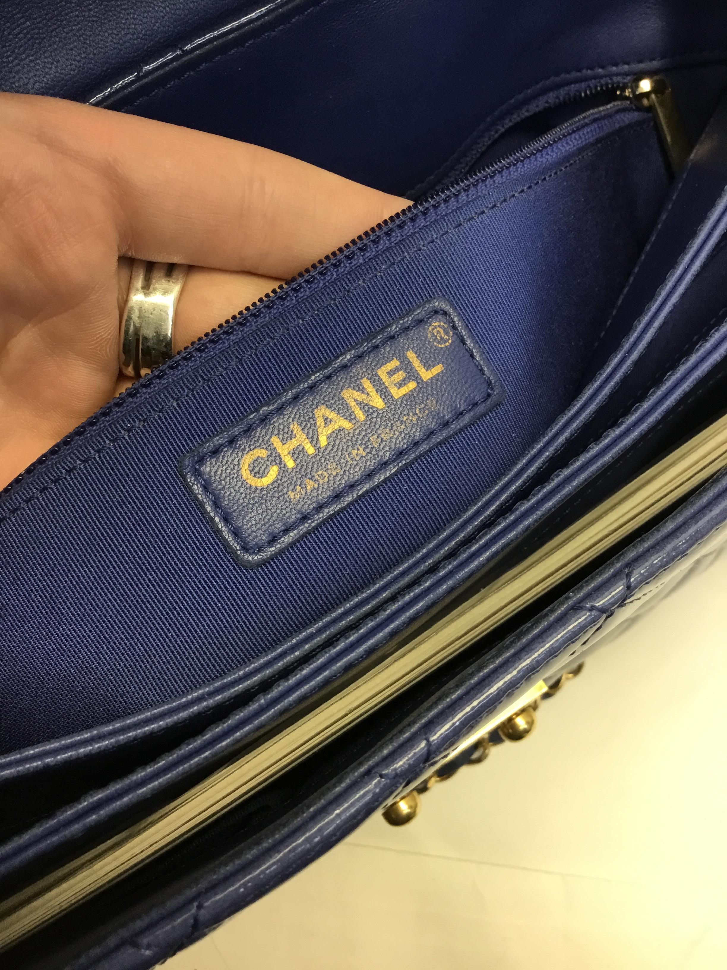 Chanel Purple Patent Leather Quilted Shoulder Bag For Sale 5