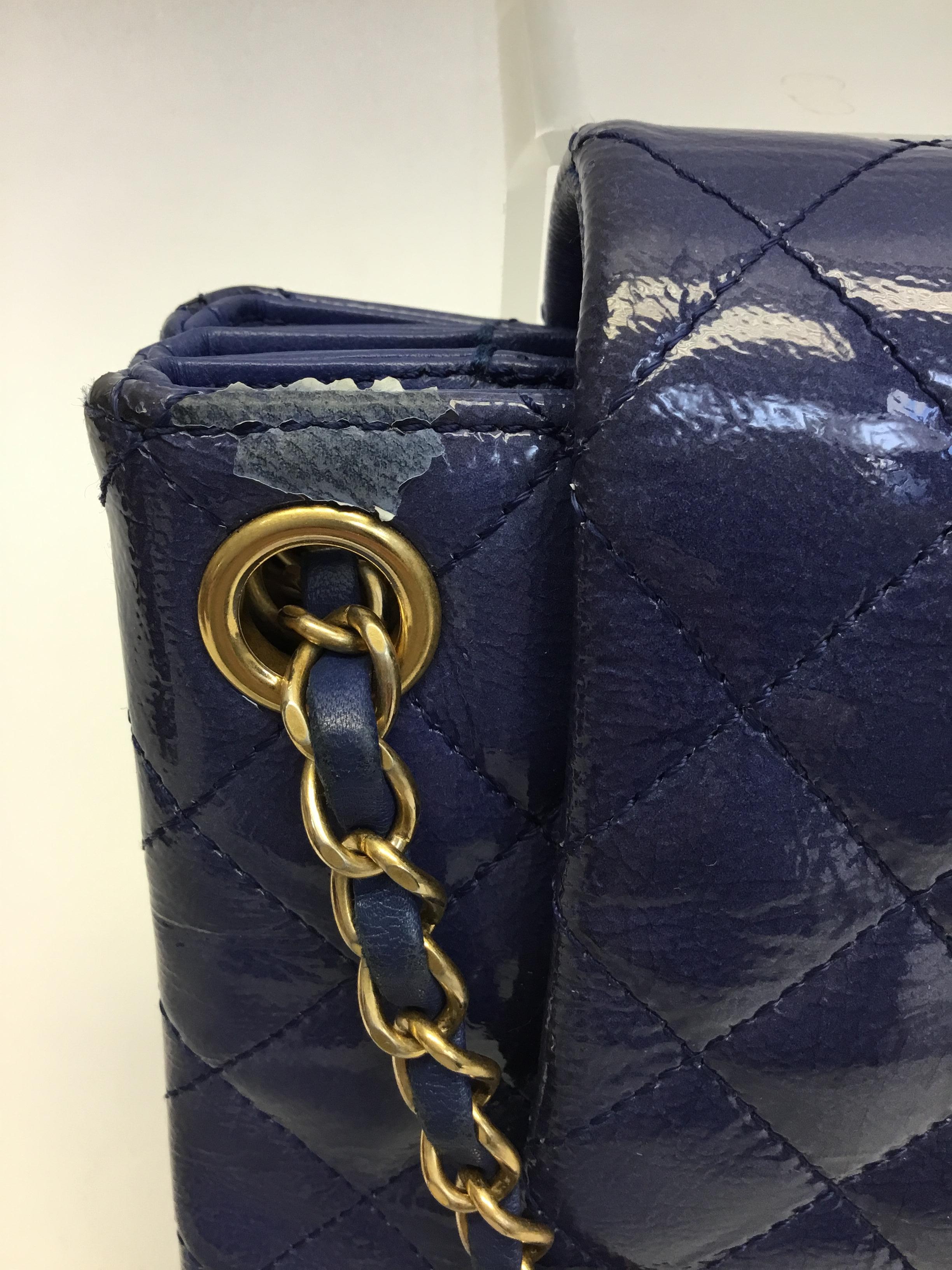 Chanel Purple Patent Leather Quilted Shoulder Bag For Sale 1