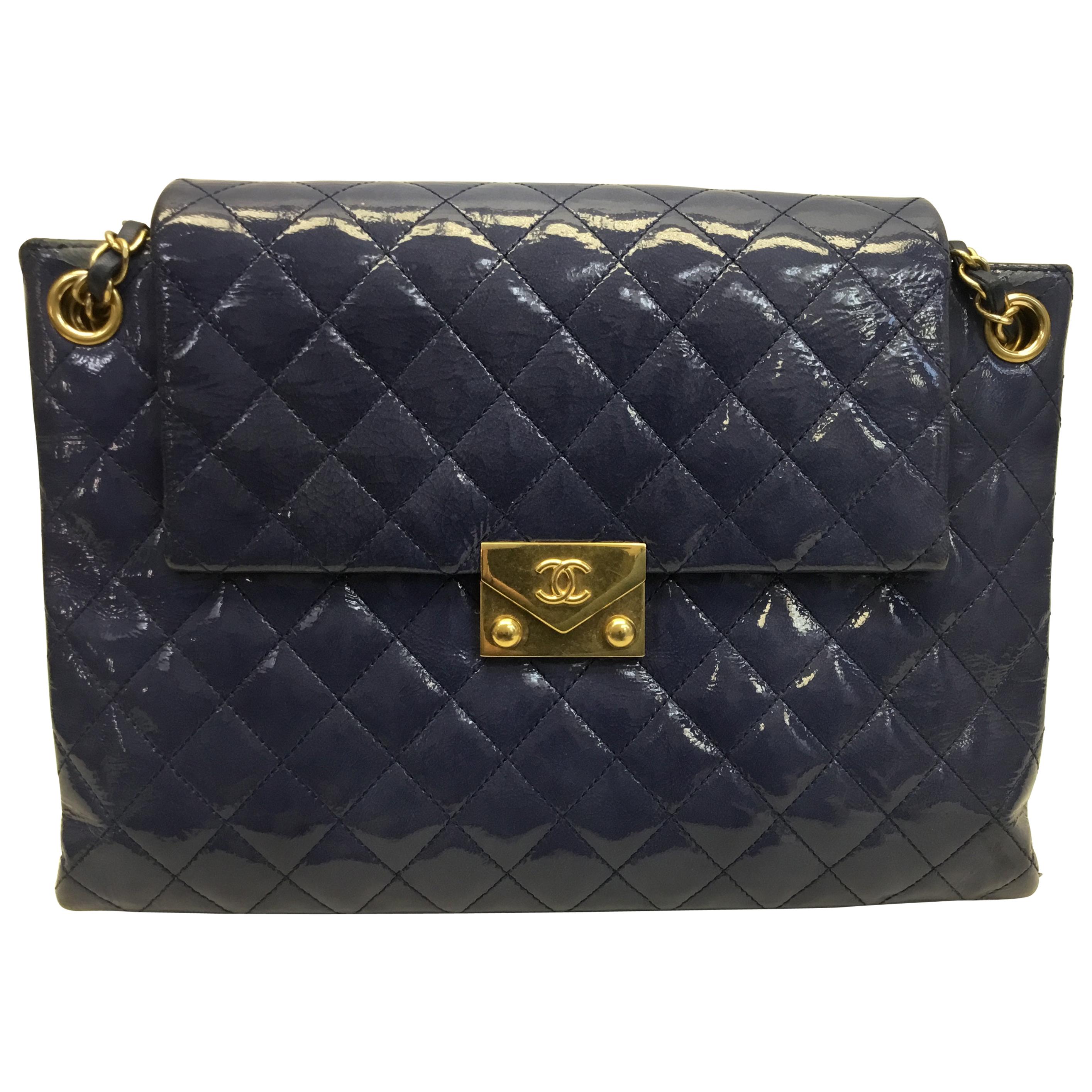 Chanel Purple Patent Leather Quilted Shoulder Bag For Sale