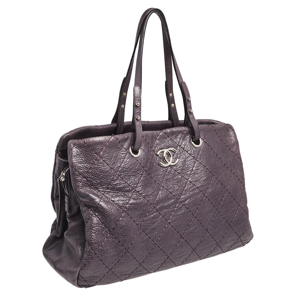Chanel Purple Quilted Glazed Leather Large On the Road Tote In Good Condition In Dubai, Al Qouz 2