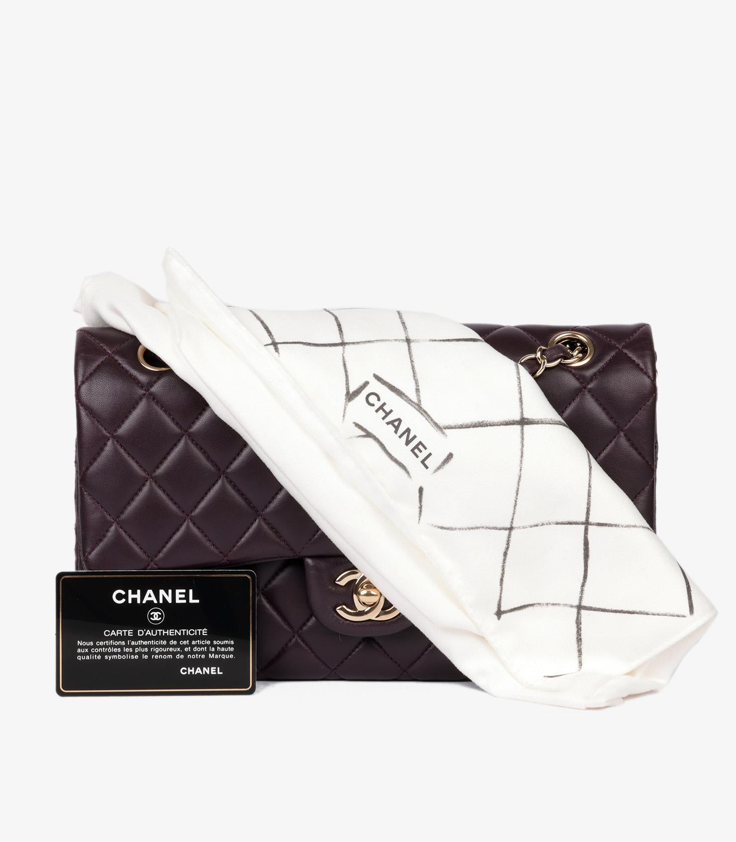 Chanel - Sac moyen classique à double rabat en cuir d'agneau matelassé violet en vente 8