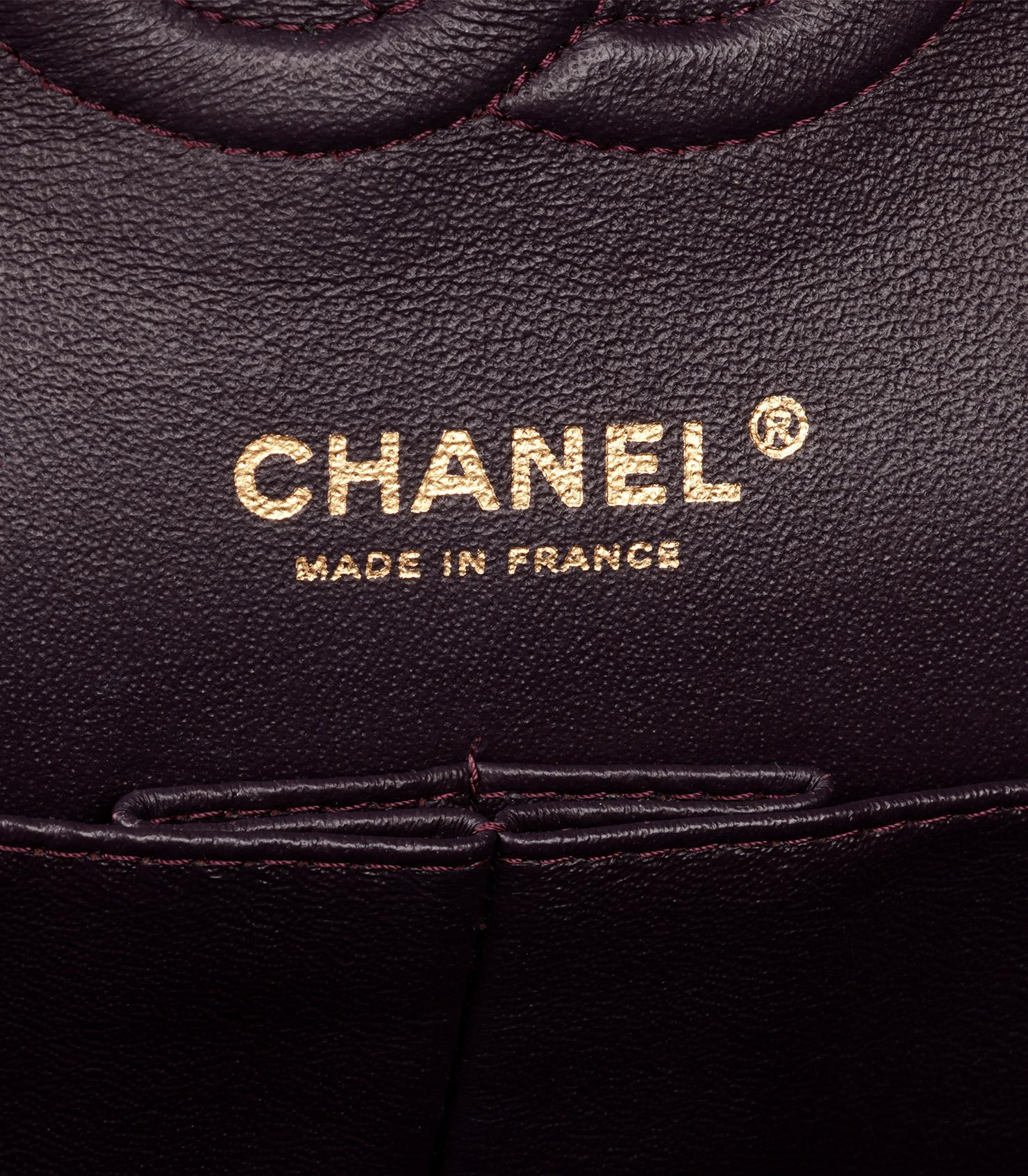 Chanel - Sac moyen classique à double rabat en cuir d'agneau matelassé violet en vente 4