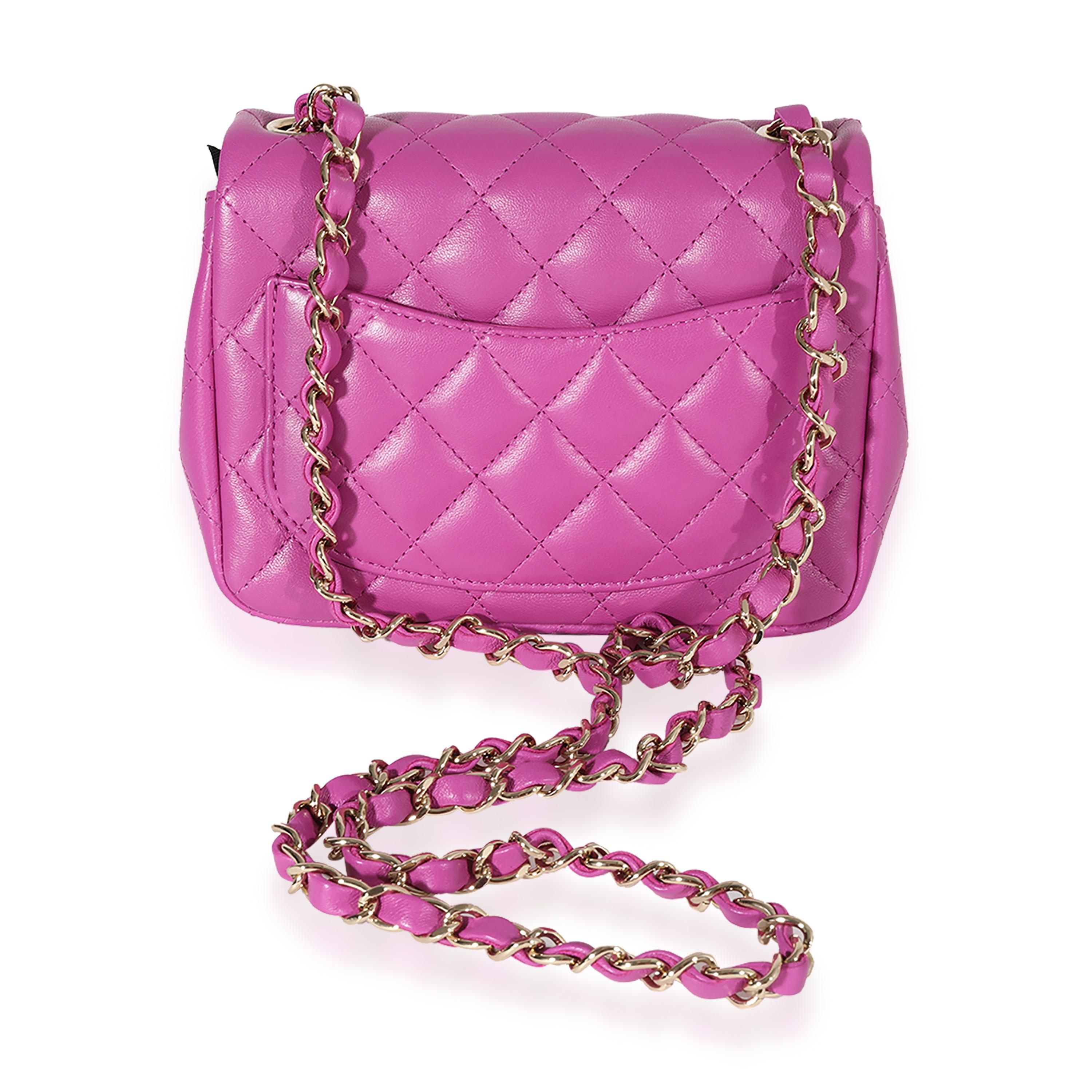 Chanel Lila gesteppte Lammfell Mini Quadratische klassische Klappe Tasche (Violett) im Angebot