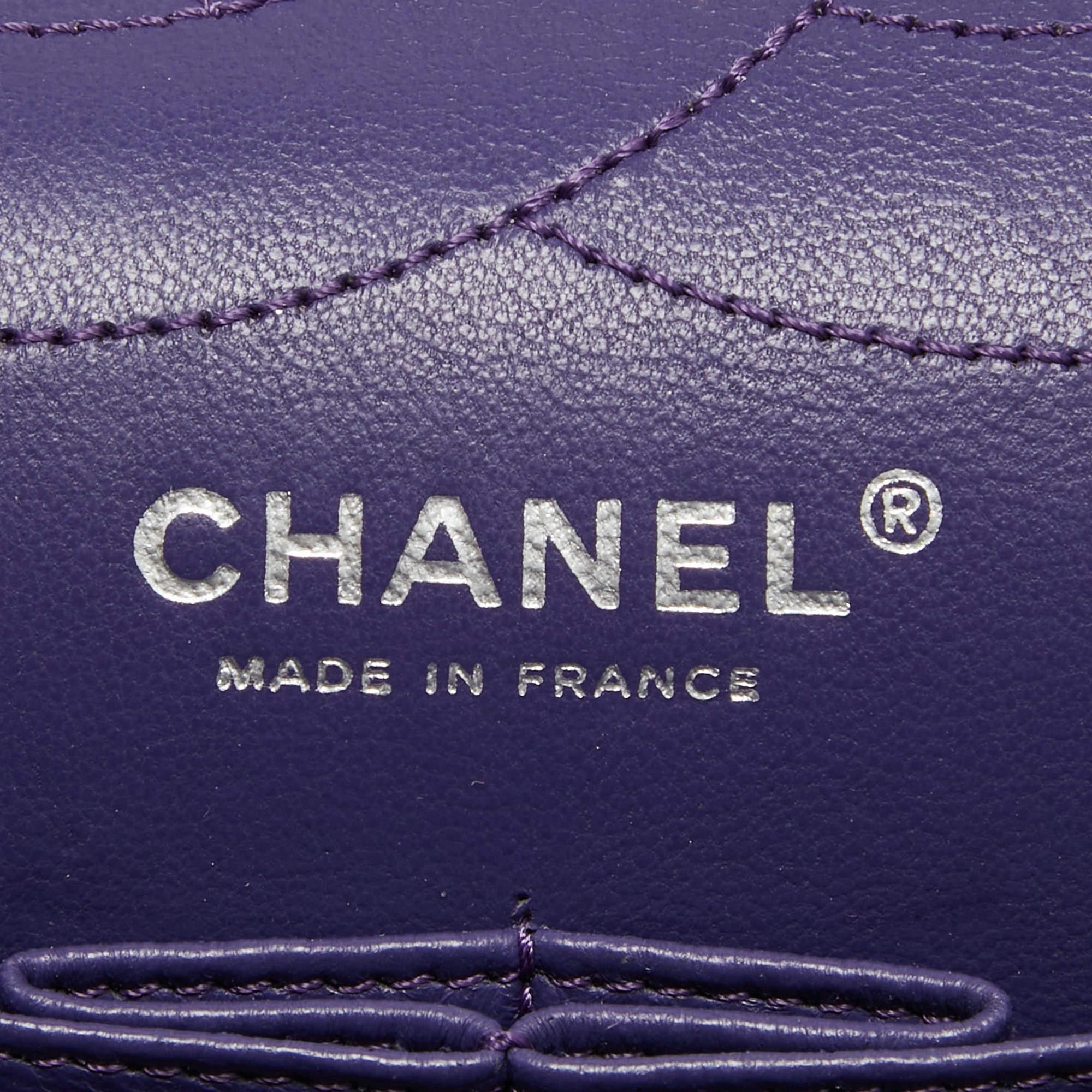 Chanel Bolso con Solapa 227 Reissue de Piel Acolchada Morado en venta 6