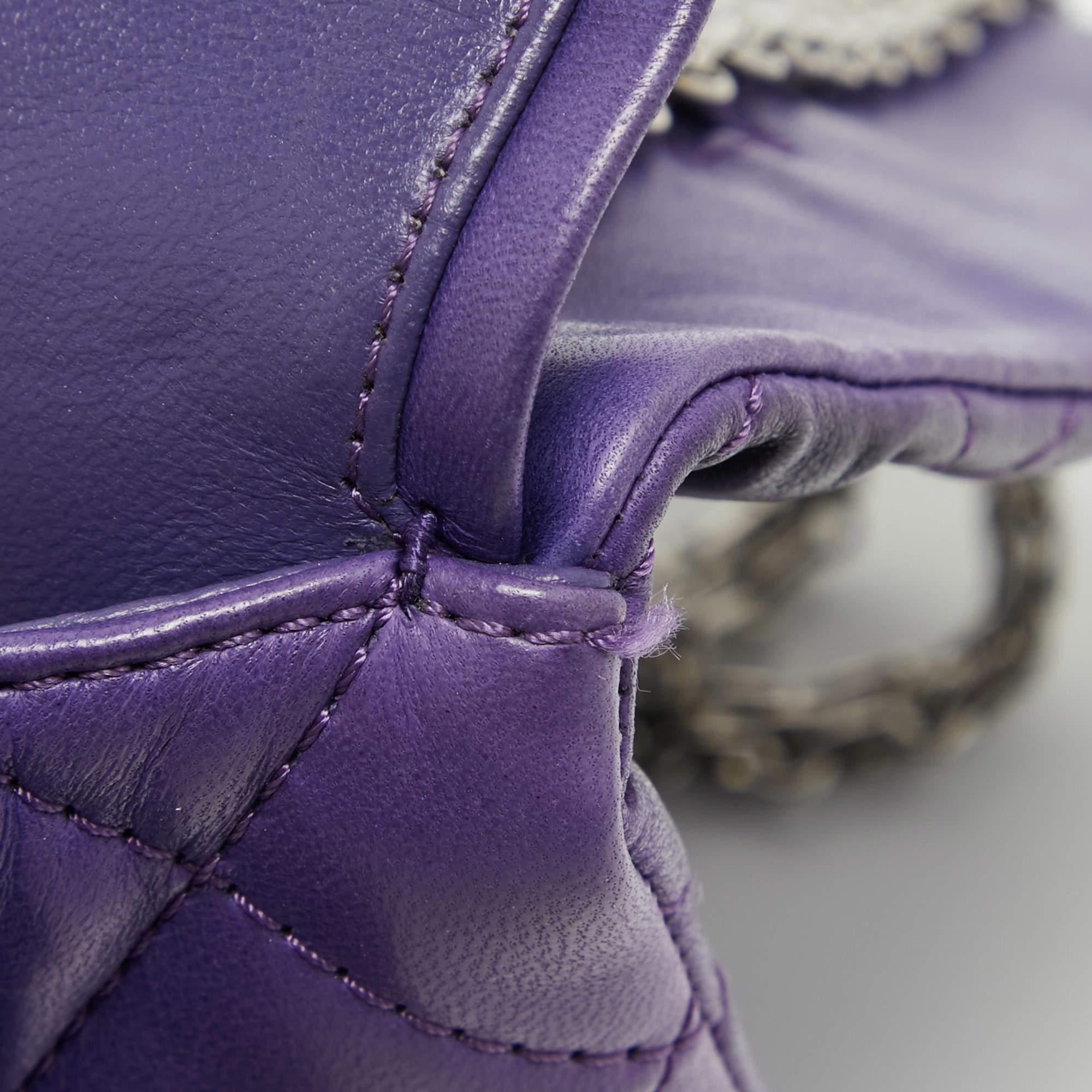 Chanel Bolso con Solapa 227 Reissue de Piel Acolchada Morado en venta 2