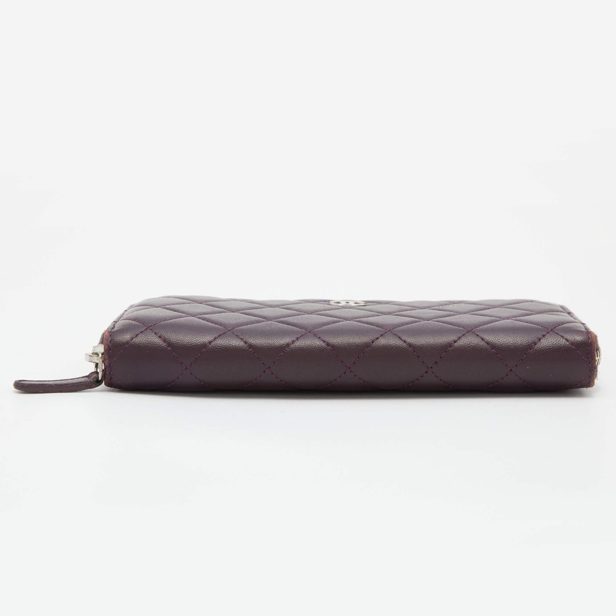 Women's Chanel Purple Quilted Leather CC Zip Around Wallet For Sale
