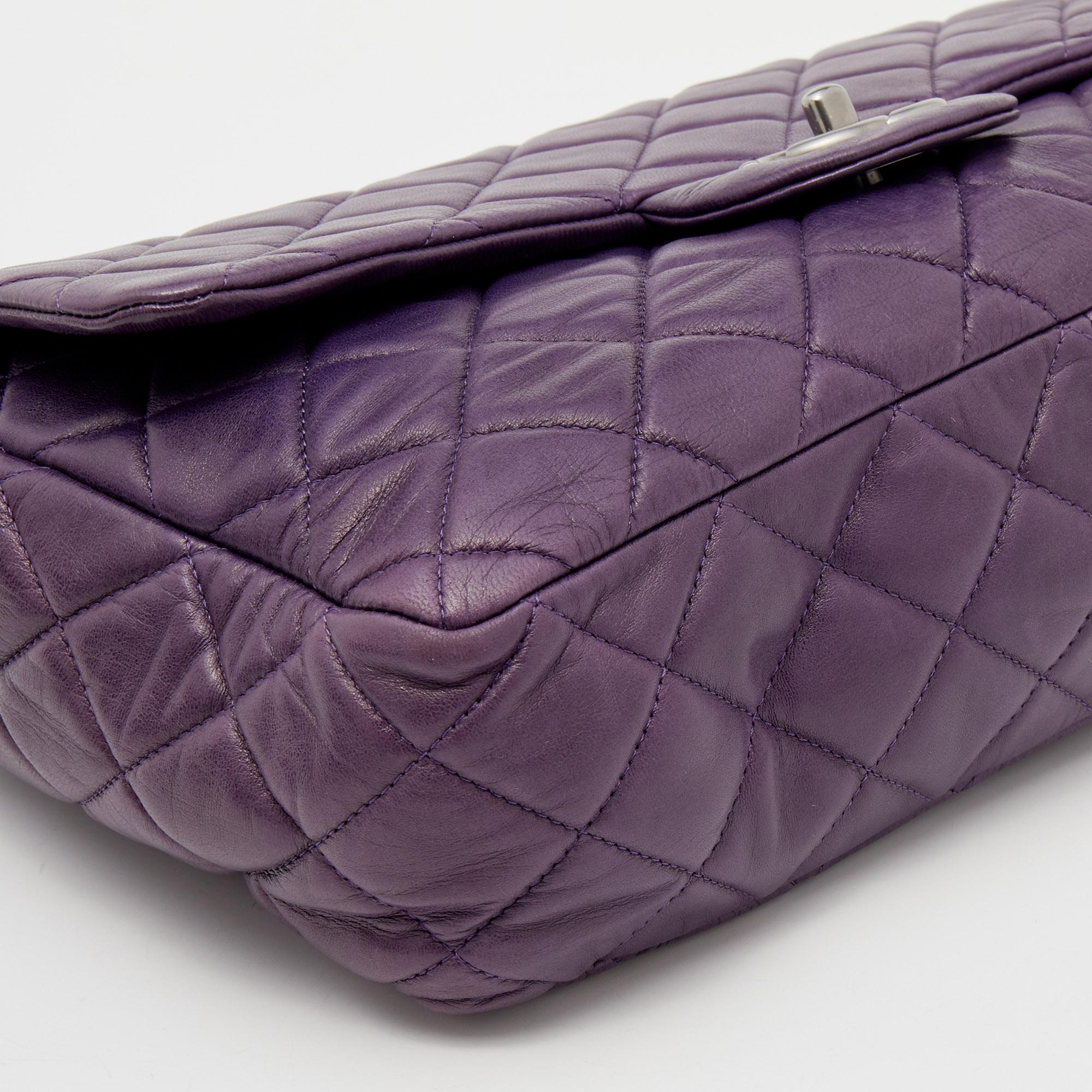Chanel Purple Quilted Leather Jumbo Classic Flap Bag In Good Condition In Dubai, Al Qouz 2