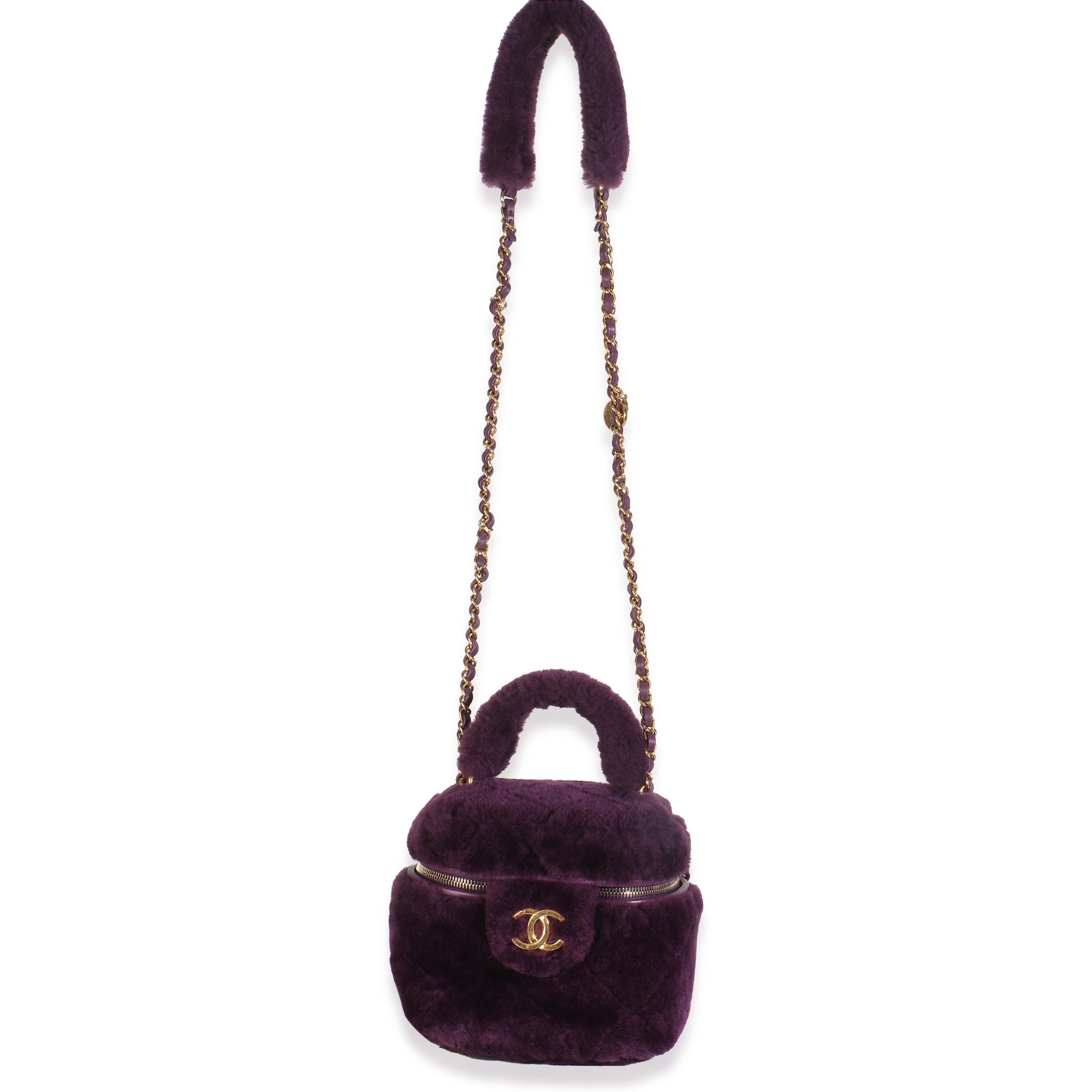 Chanel Purple Quilted Shearling Lambskin Small Vanity Case en vente 1