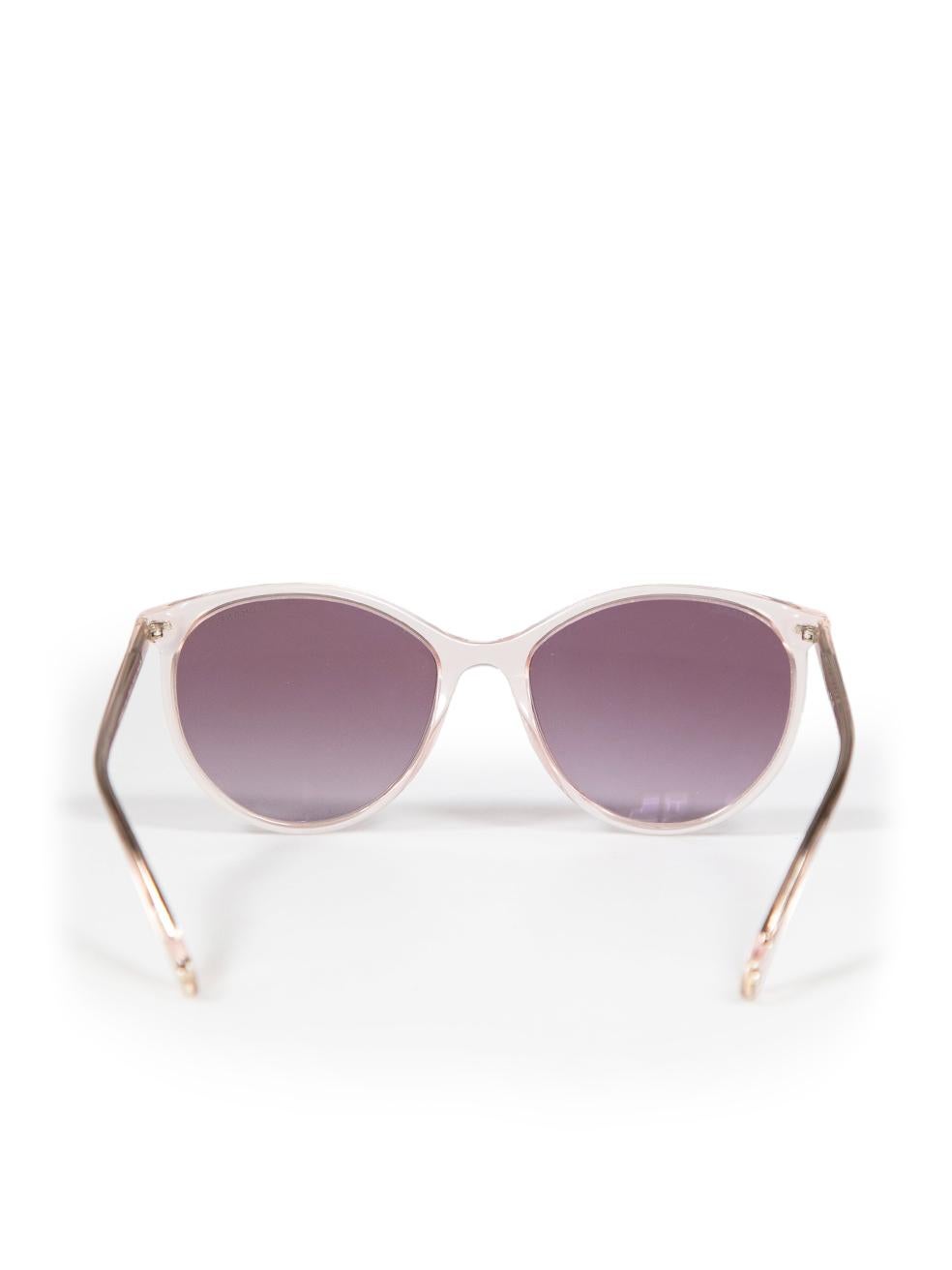 Chanel Lila Pantos-Sonnenbrille mit rundem Rahmen und Logo im Zustand „Hervorragend“ im Angebot in London, GB