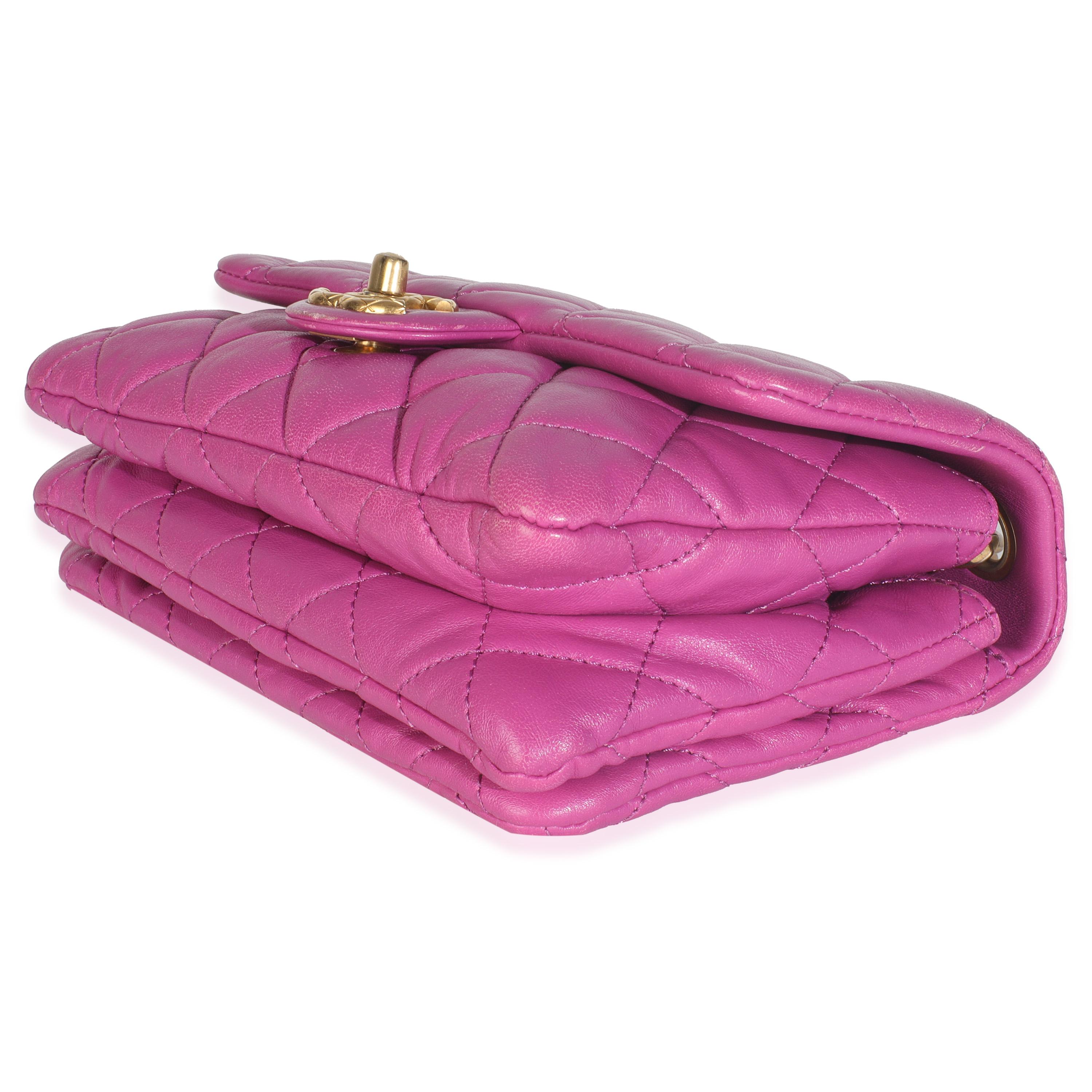 Chanel Purple Shiny Aged Quilted Calfskin Small Pillow Crush Flap Bag Pour femmes en vente