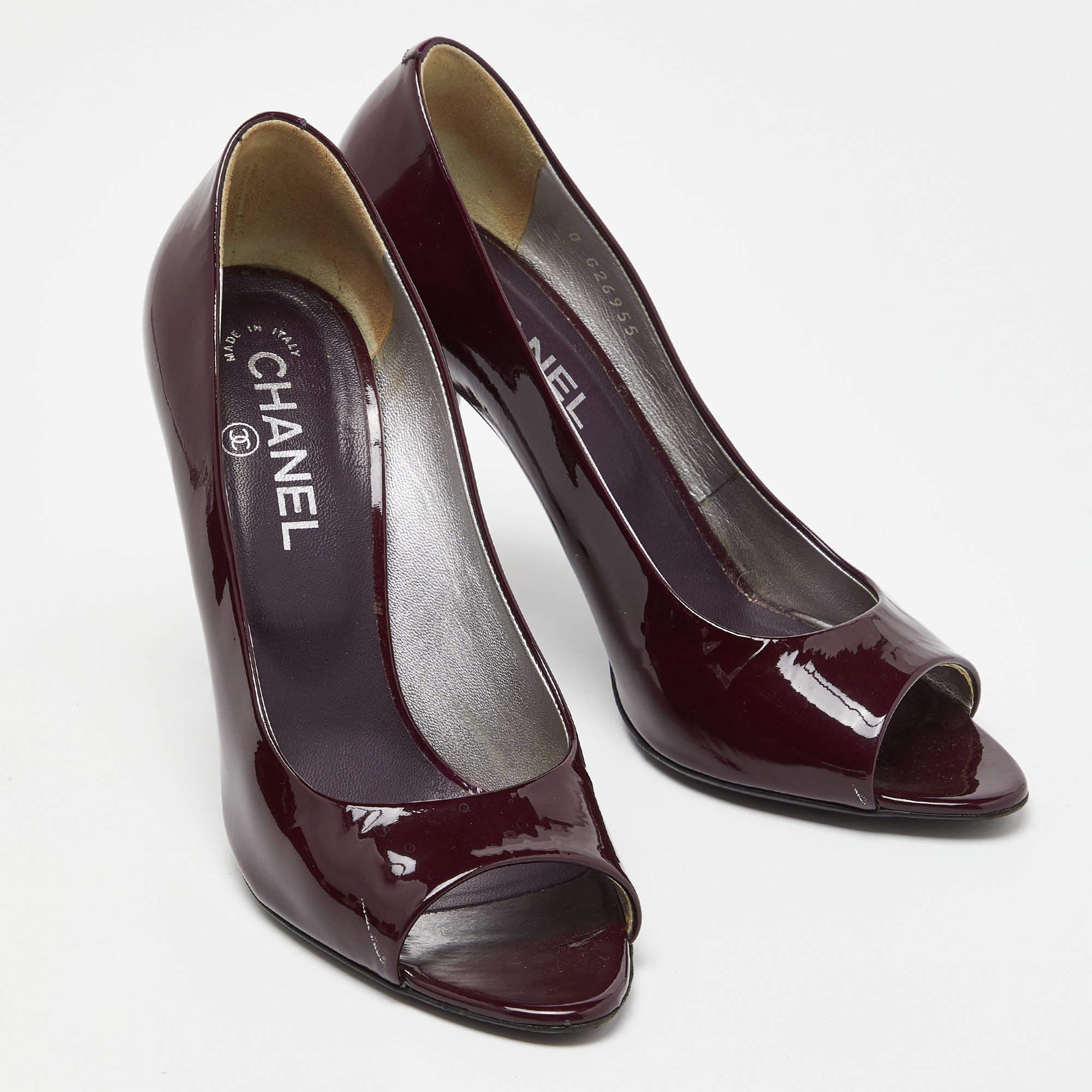 Chanel Purple/Silver Patent Leather Peep Toe CC Heel Pumps Size 39.5 For Sale 1