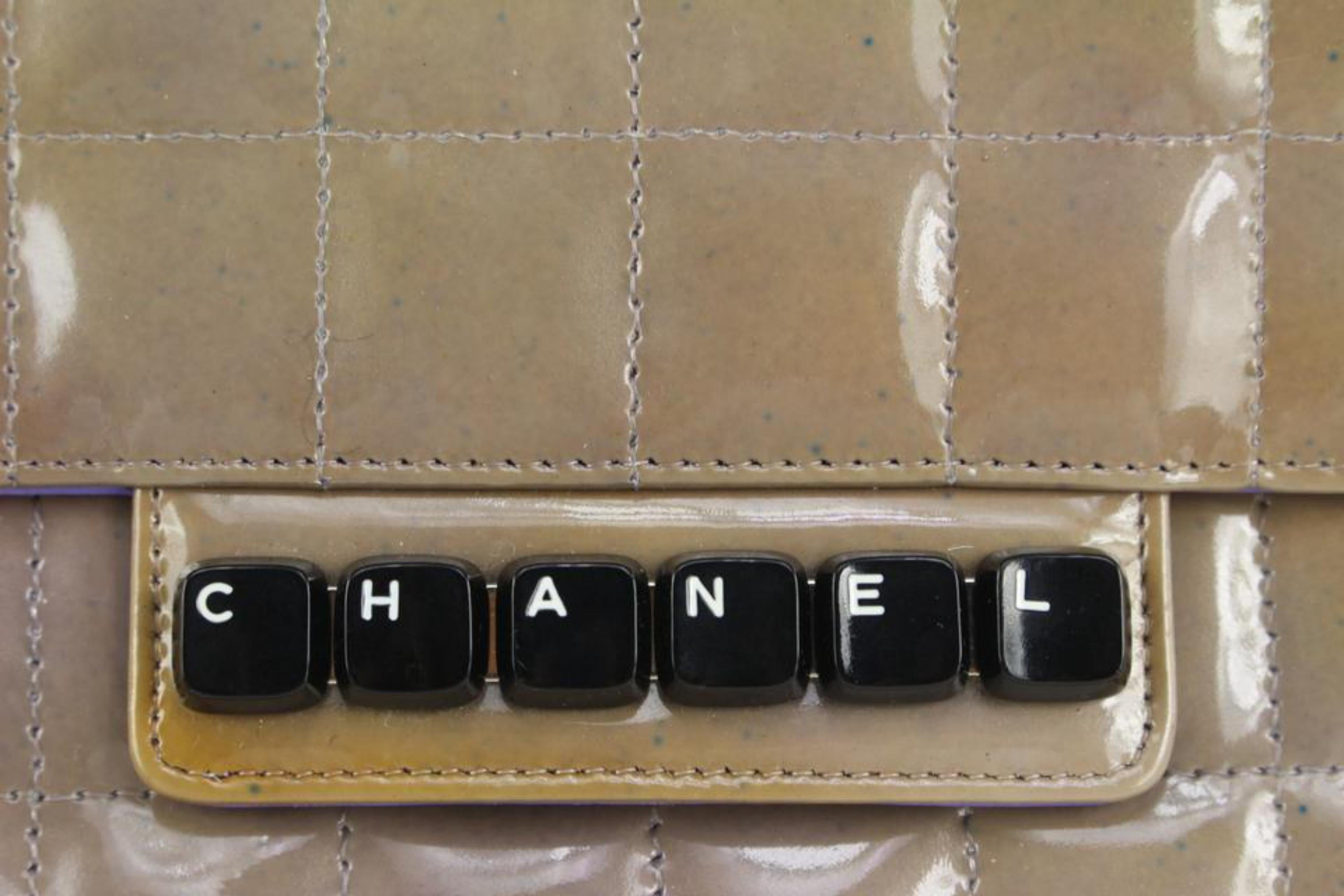 Chanel Purple-Taupe Chocolate Bar Quilted Keyboard Chain Flap 104c54 In Fair Condition For Sale In Dix hills, NY