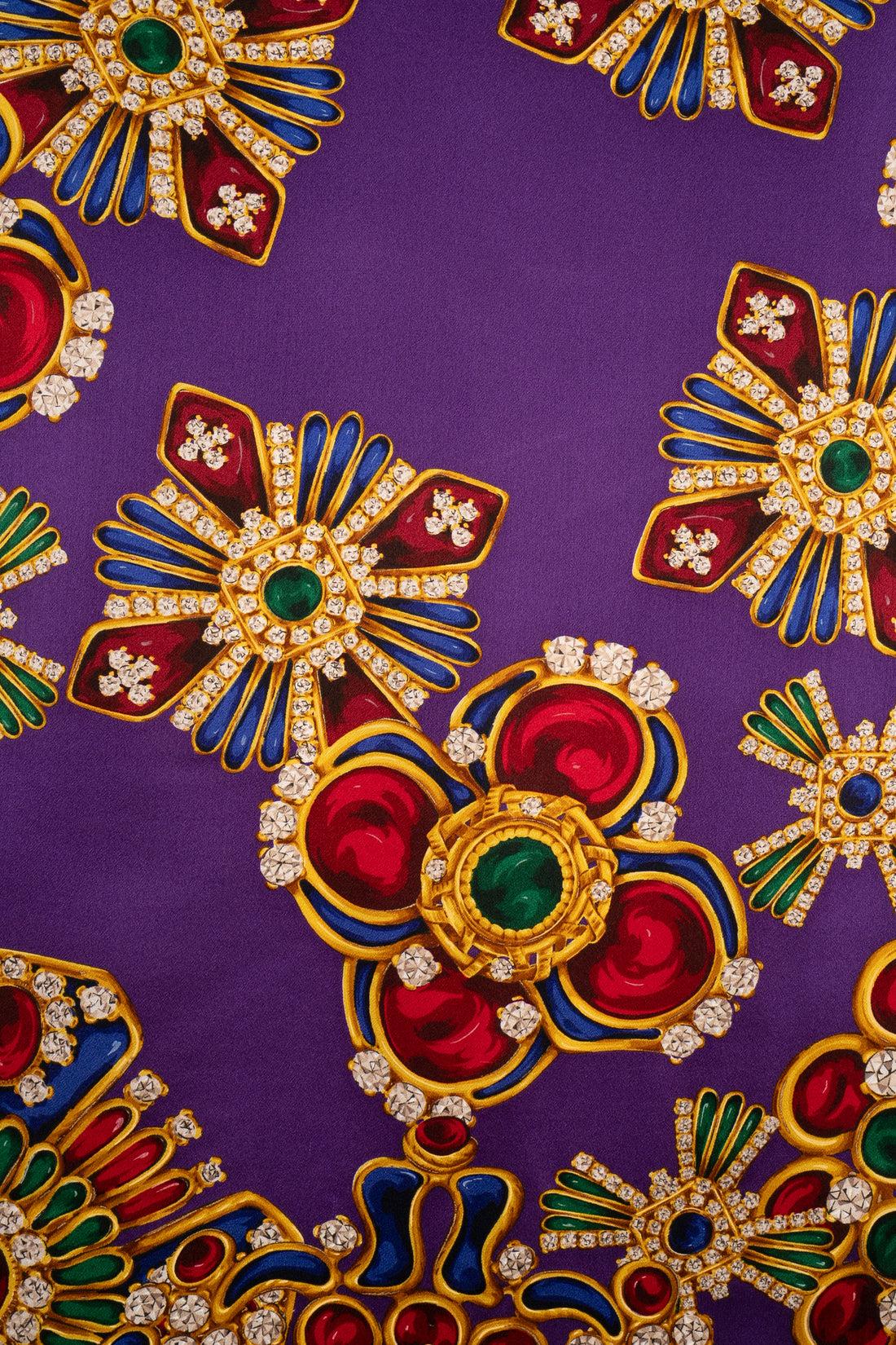 Chanel Purple Tone Silk Stole In Good Condition In SAINT-OUEN-SUR-SEINE, FR
