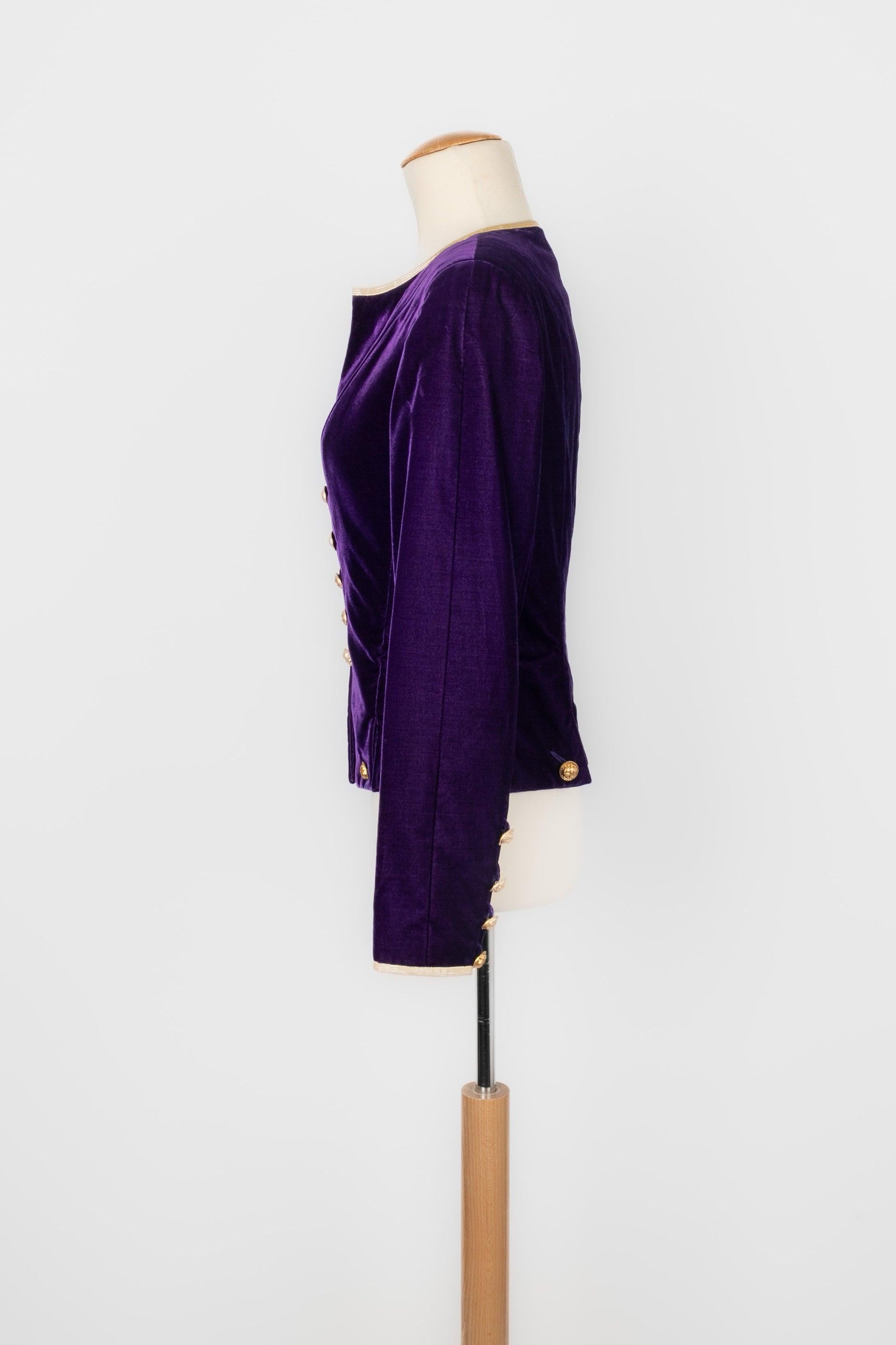 Giacca Chanel in velluto viola bordata di trecce dorate, 1993 In condizioni buone in vendita a SAINT-OUEN-SUR-SEINE, FR