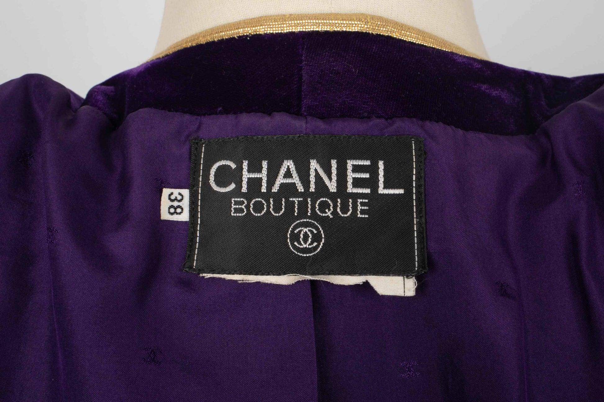 Giacca Chanel in velluto viola bordata di trecce dorate, 1993 in vendita 4