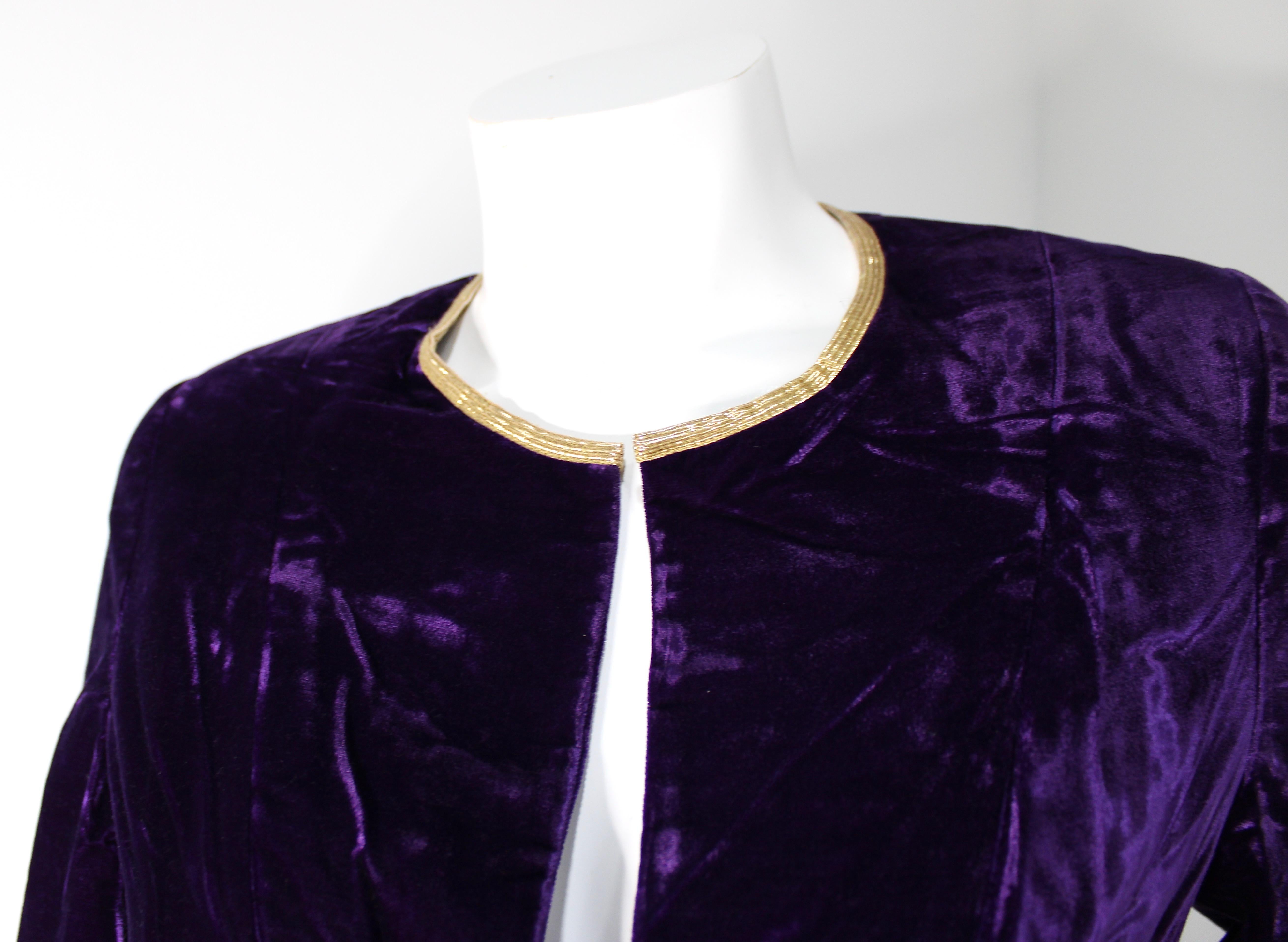 Chanel Purple Velvet Jacket & Skirt Set 1993A im Zustand „Gut“ im Angebot in Scottsdale, AZ