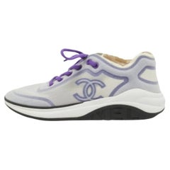 Chanel viola/bianco in rete con logo CC interbloccato taglia 40,5