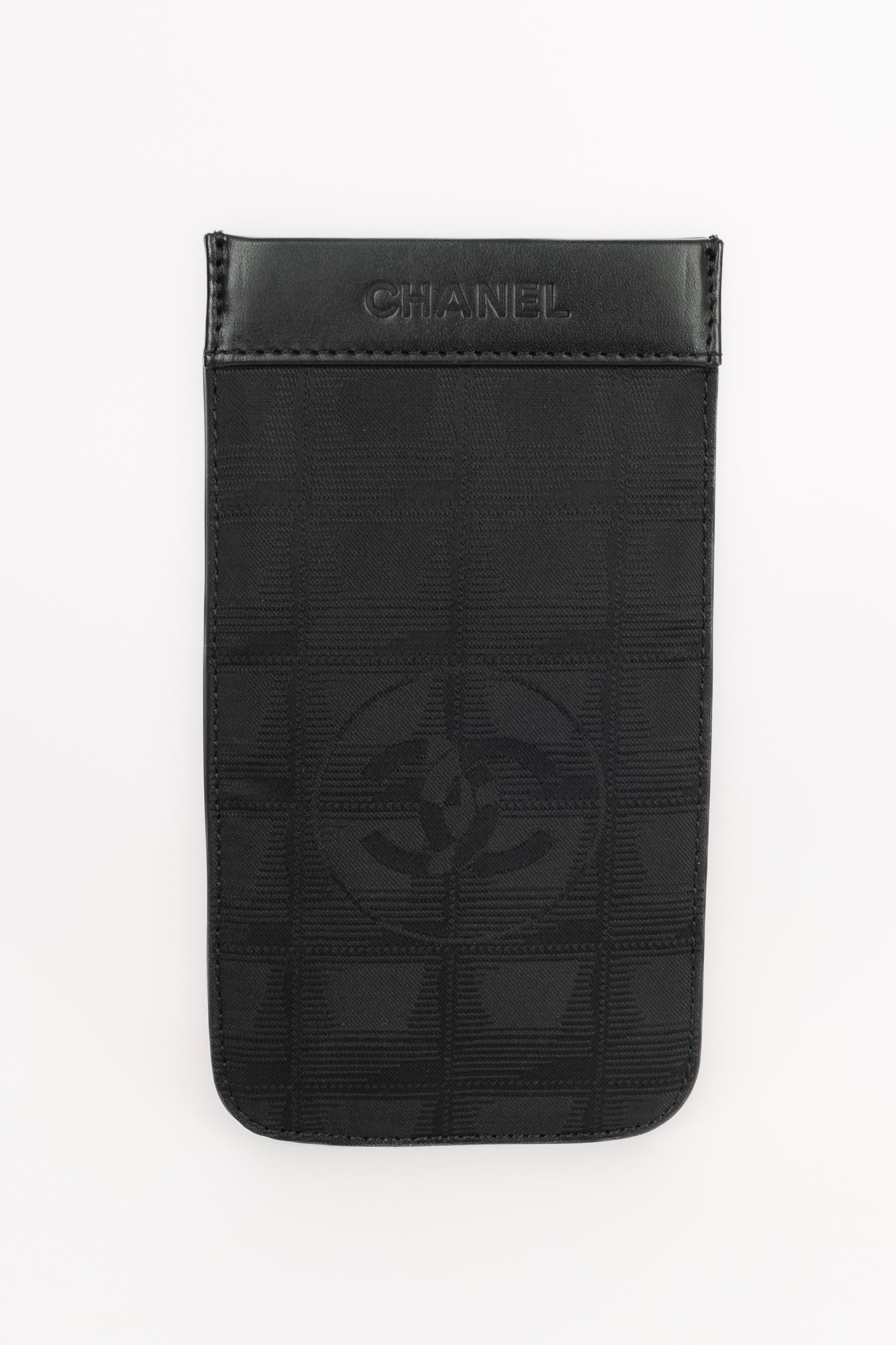 Black Chanel purse/case 2002/2003 For Sale