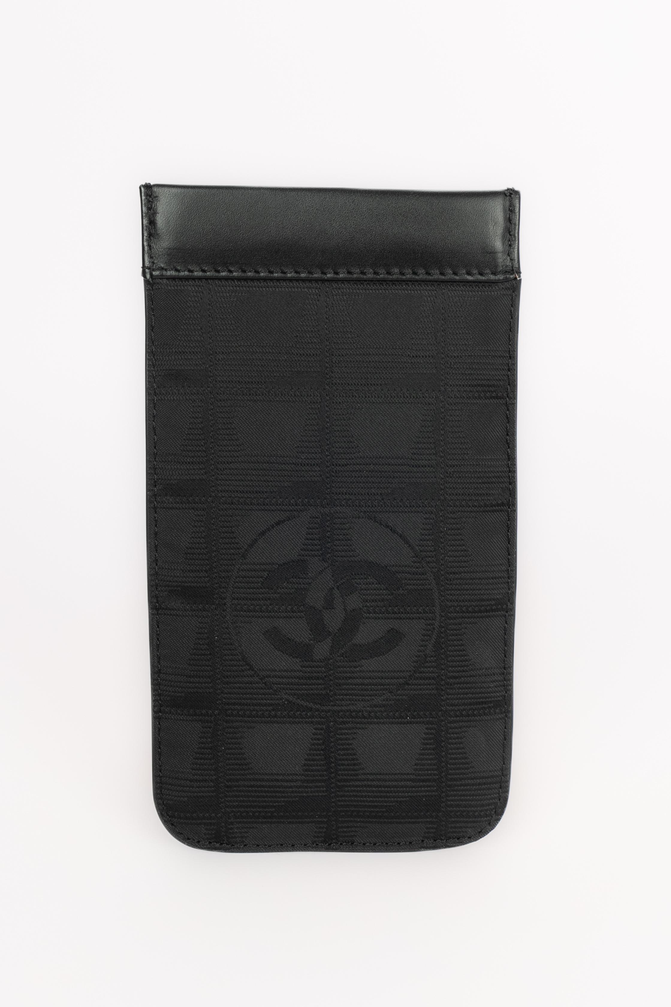 Chanel purse/case 2002/2003 In Excellent Condition For Sale In SAINT-OUEN-SUR-SEINE, FR