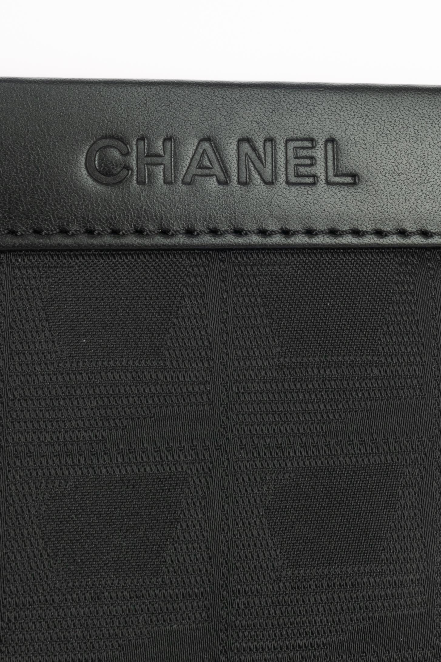 Women's or Men's Chanel purse/case 2002/2003 For Sale