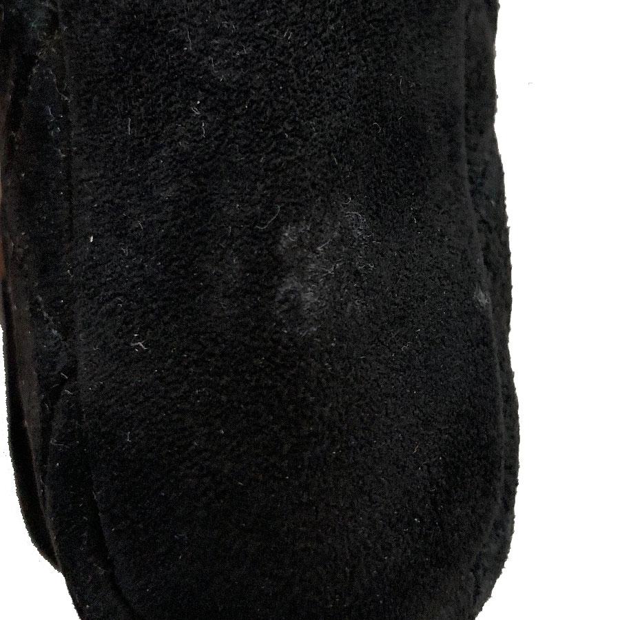 CHANEL Purse in Black Quilted Velvet Calfskin 6
