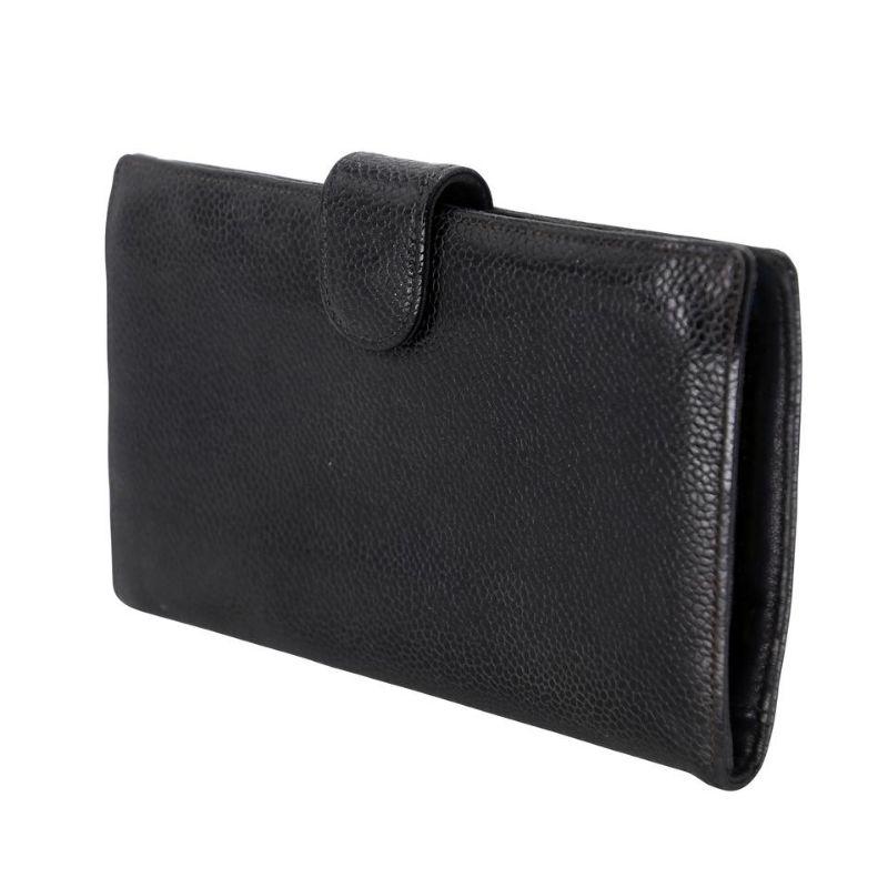Chanel Purse Long Caviar Leather CC French Wallet CC-0720n-0001

This Chanel Black Caviar Leather CC Long French Purse Wallet is perfect if you are seeking something chic and luxurious to organize your essentials such as bills, credit cards and