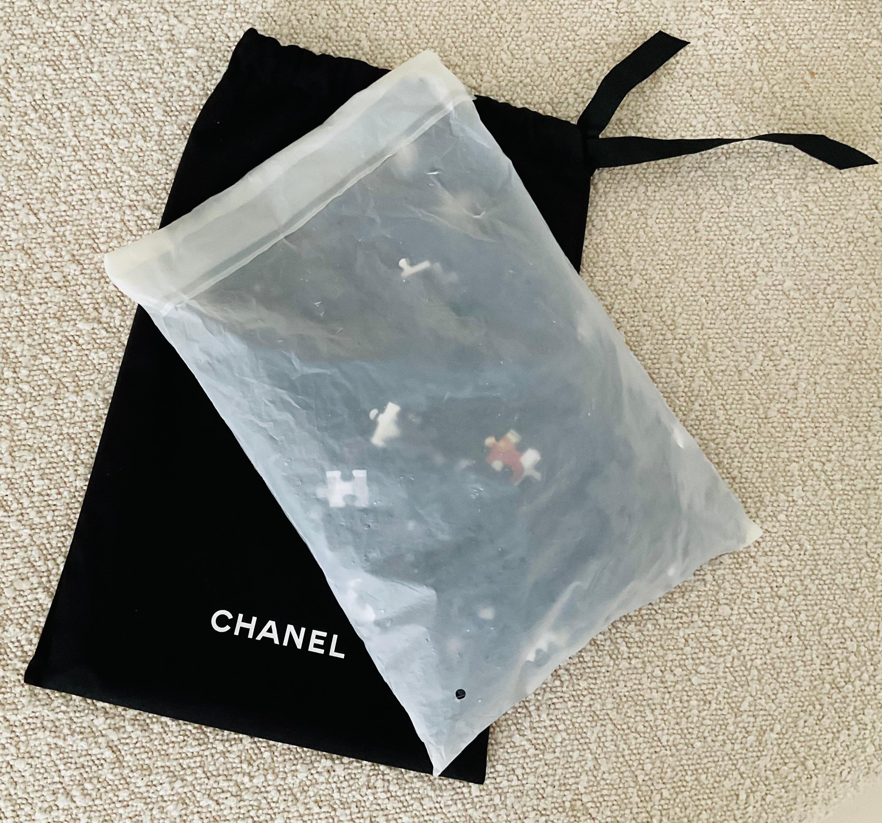 Noir Chanel Puzzle 1000 pc Le Grand Numéro de Chanel collectors en vente