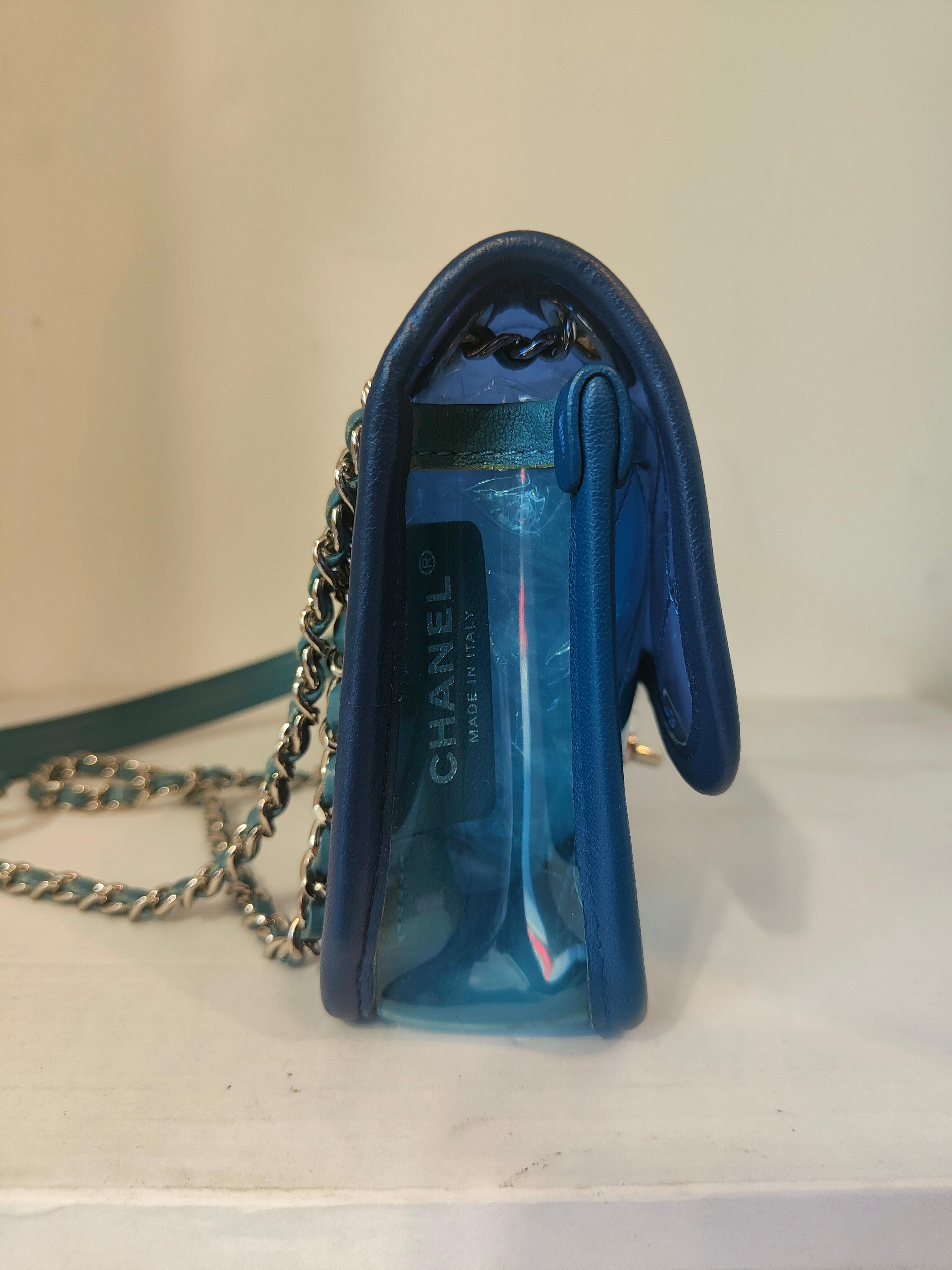 Chanel Pvc Leather blue shoulder bag In Excellent Condition For Sale In Capri, IT