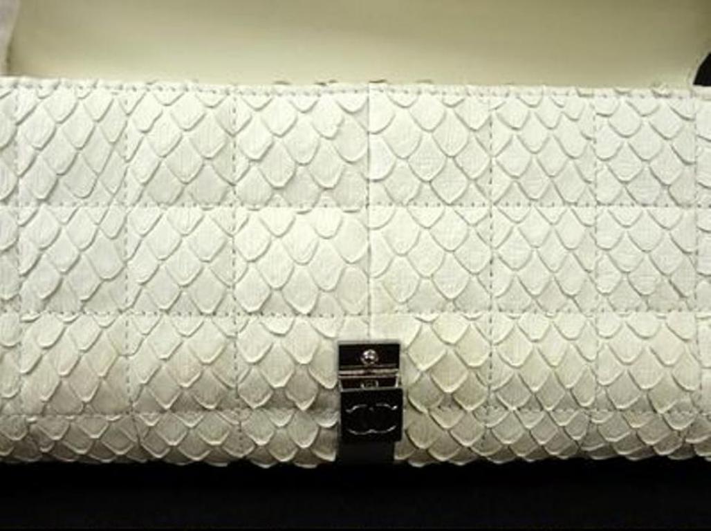 Chanel Python Flap 219333 White Patent Leather Shoulder Bag For Sale 1