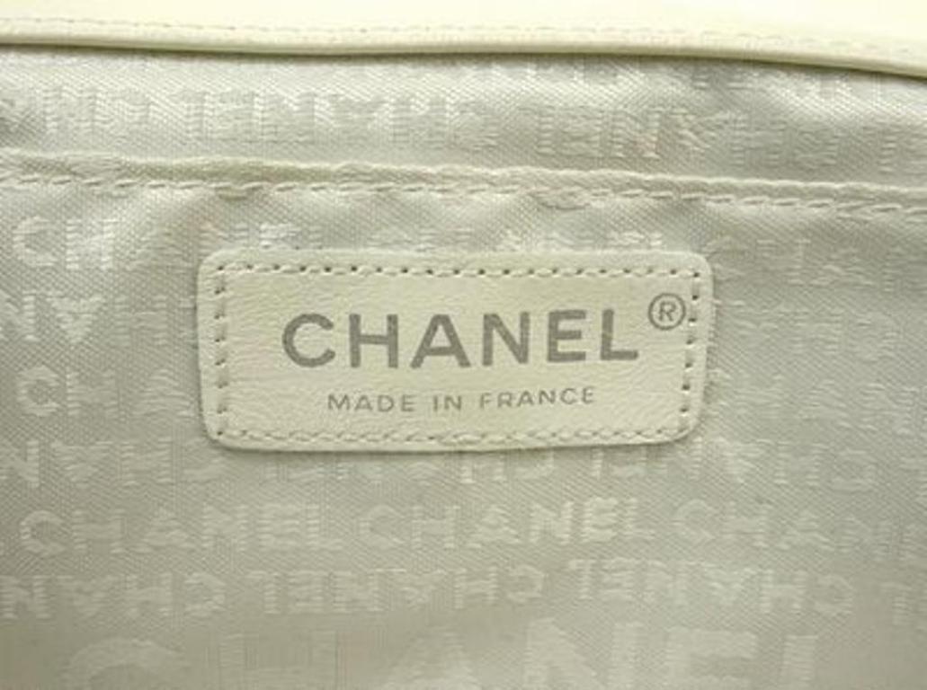 Women's Chanel Python Flap 219333 White Patent Leather Shoulder Bag For Sale
