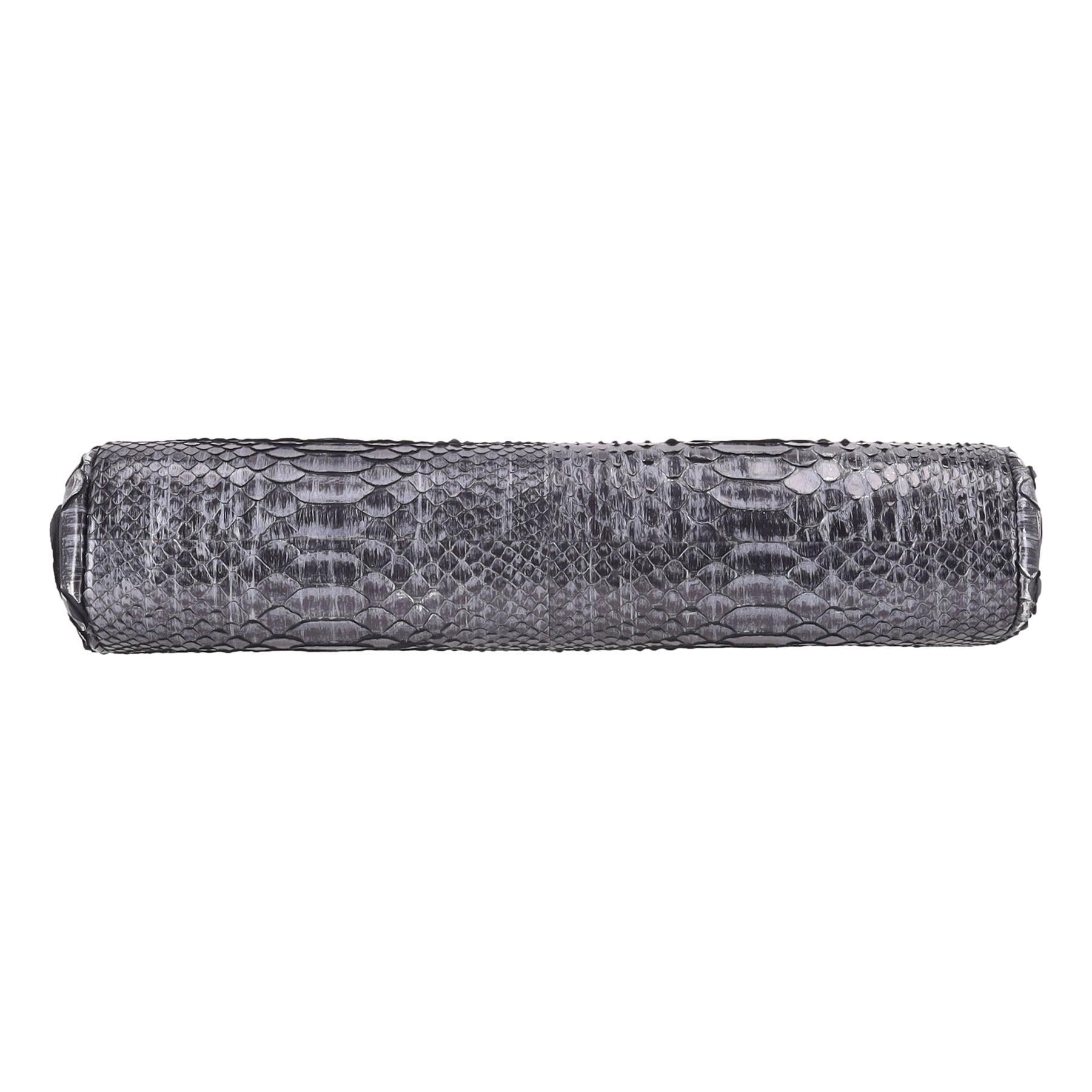 Chanel Pythonhaut Zeitlose Clutch Tasche Damen im Angebot