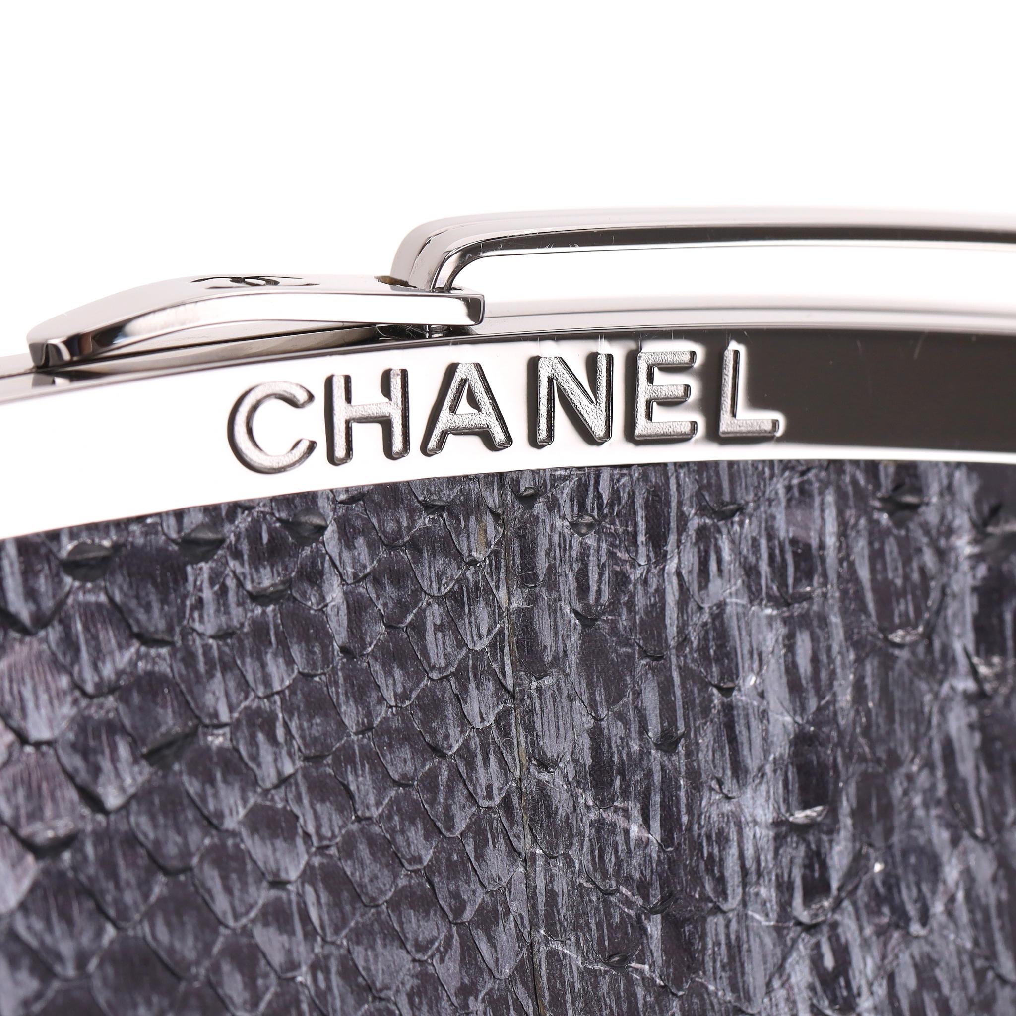 Chanel Pythonhaut Zeitlose Clutch Tasche im Angebot 2