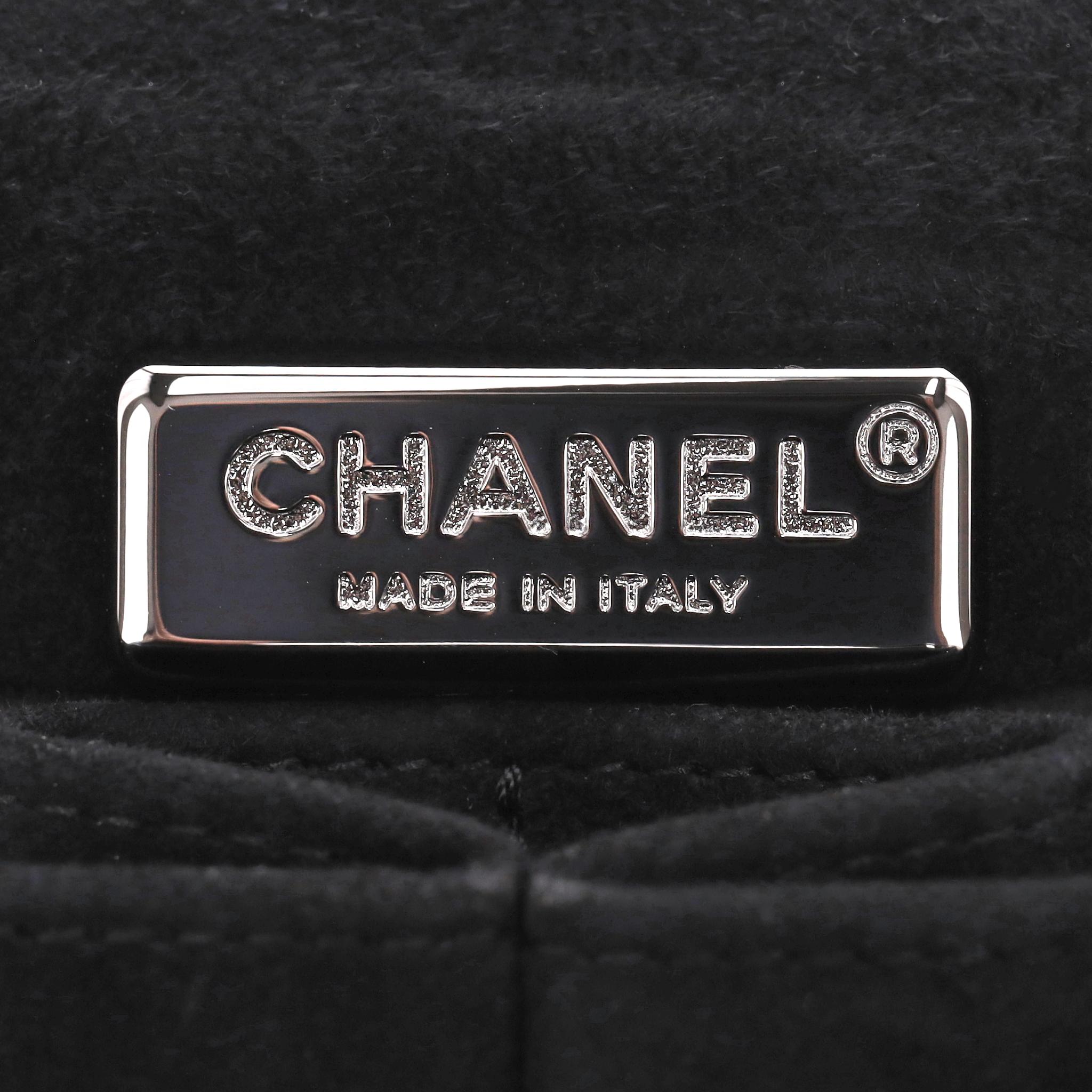 Chanel Pythonhaut Zeitlose Clutch Tasche im Angebot 4