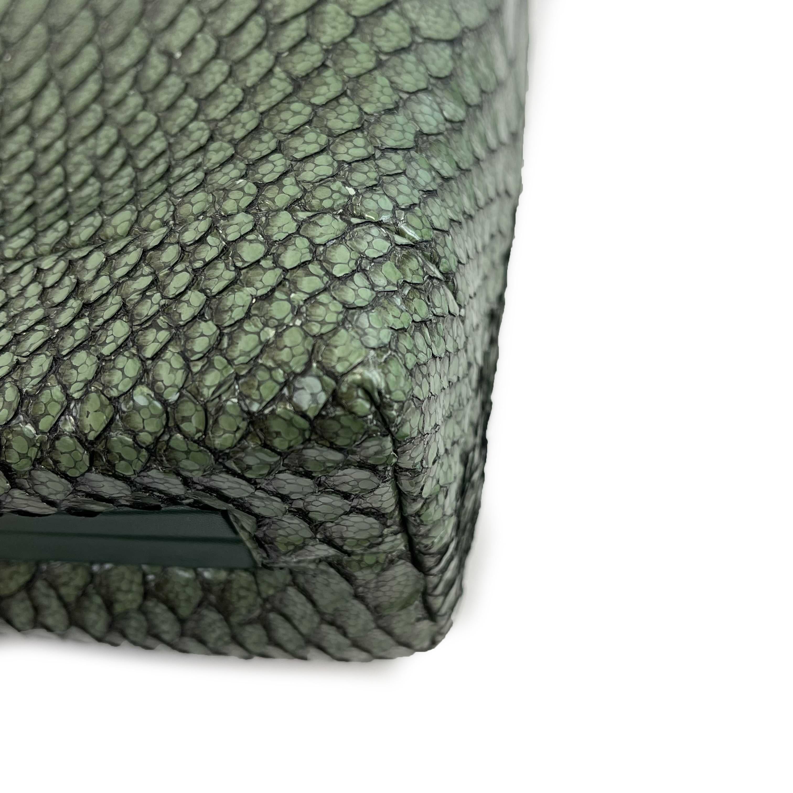 CHANEL - Python Snakeskin Green CC Kiss lock Shoulder Bag / Crossbody For Sale 6