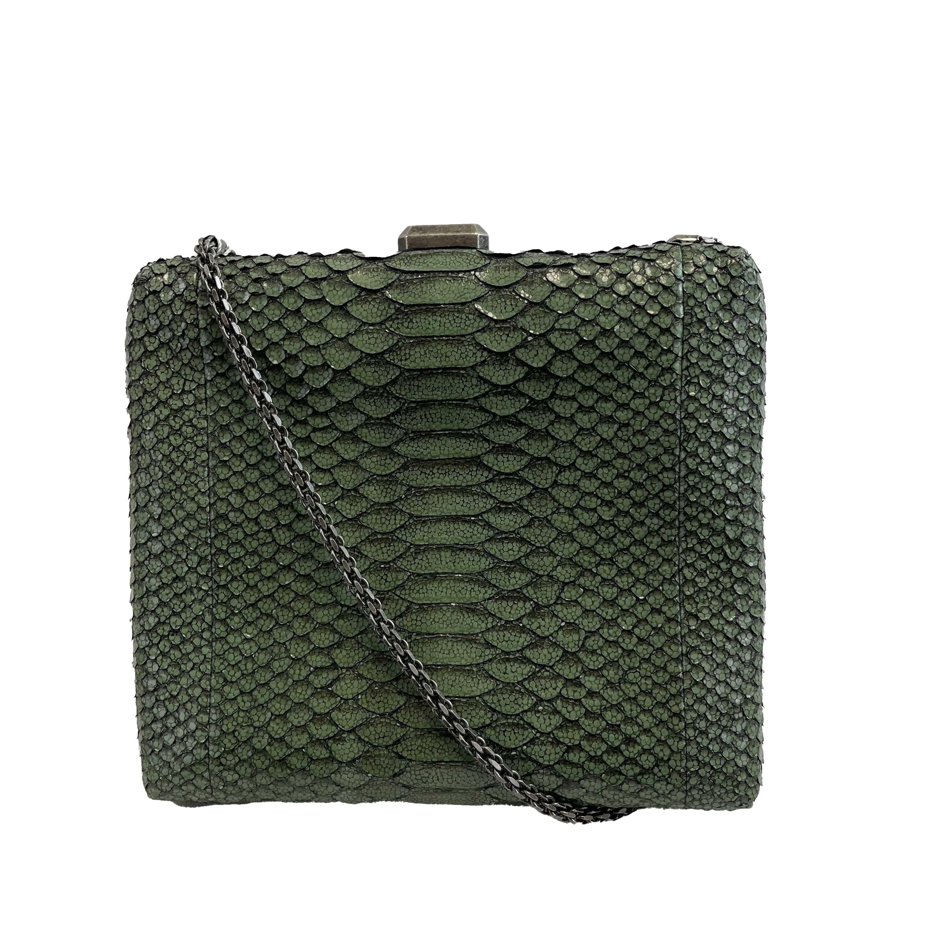 CHANEL - Python Snakeskin Green CC Kiss lock Shoulder Bag / Crossbody For Sale 9