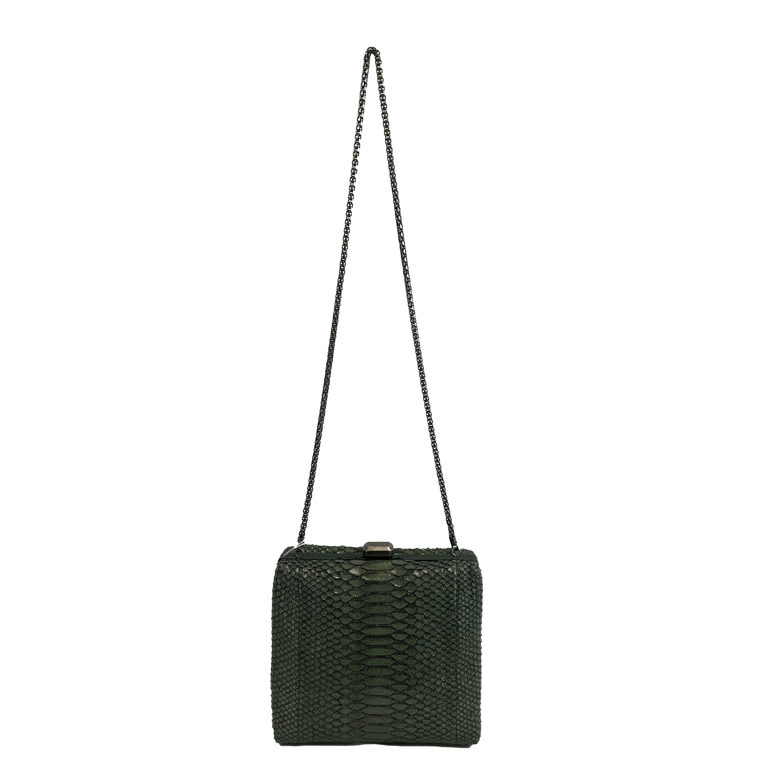 CHANEL - Python Snakeskin Green CC Kiss lock Shoulder Bag / Crossbody For Sale 10