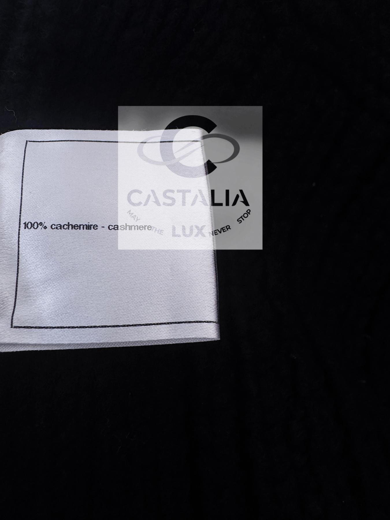 Veste Chanel Quiet Luxury en cachemire noir 40 FR en vente 9