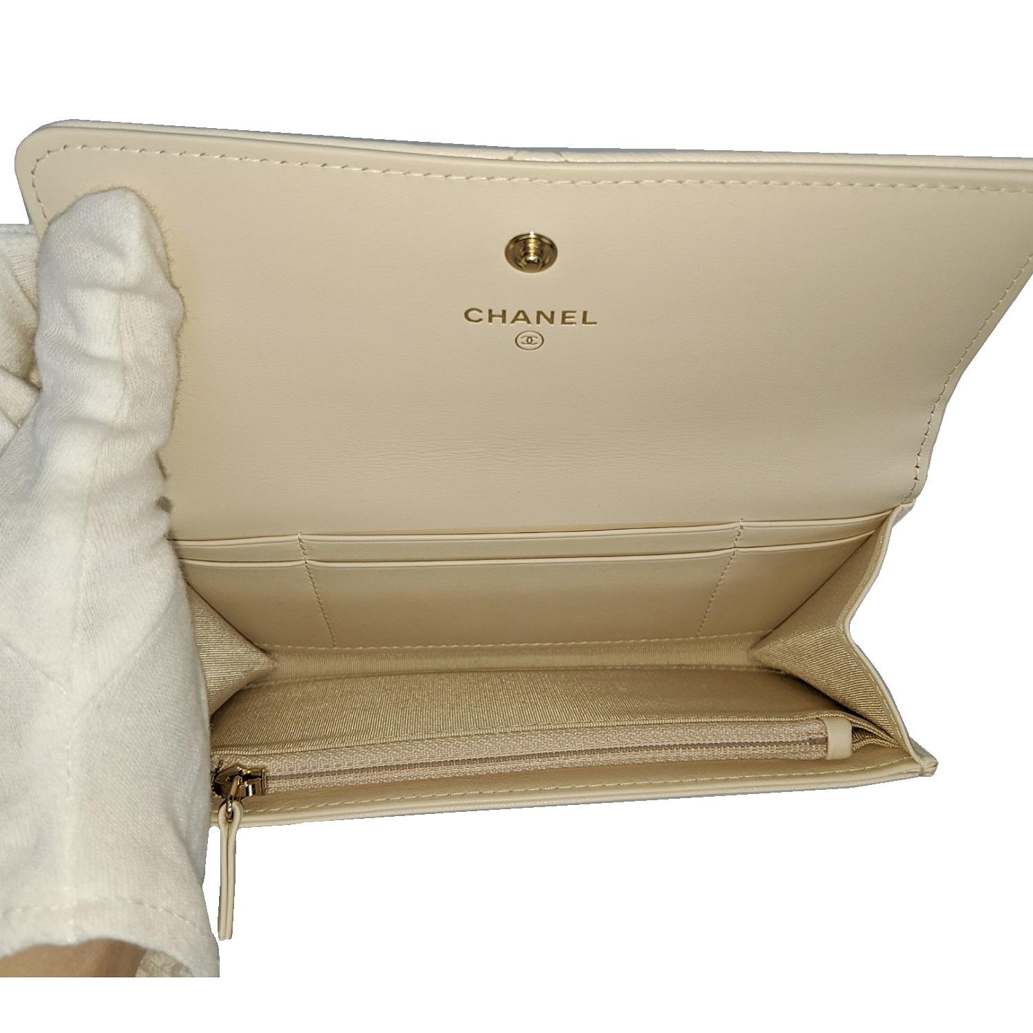 Chanel Gesteppte 19 Lange Klappe Brieftasche Helles Beige 1