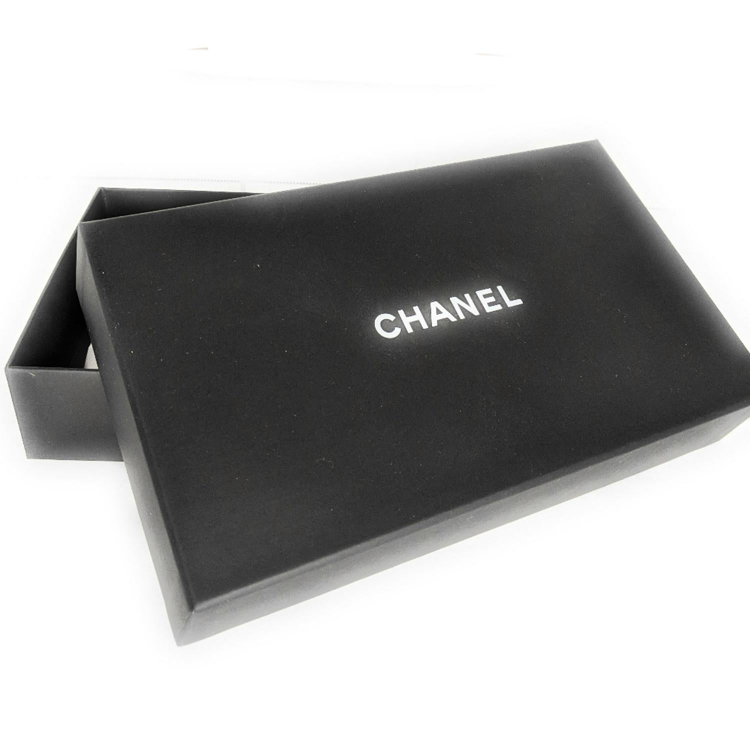 Chanel Gesteppte 19 Lange Klappe Brieftasche Helles Beige 3