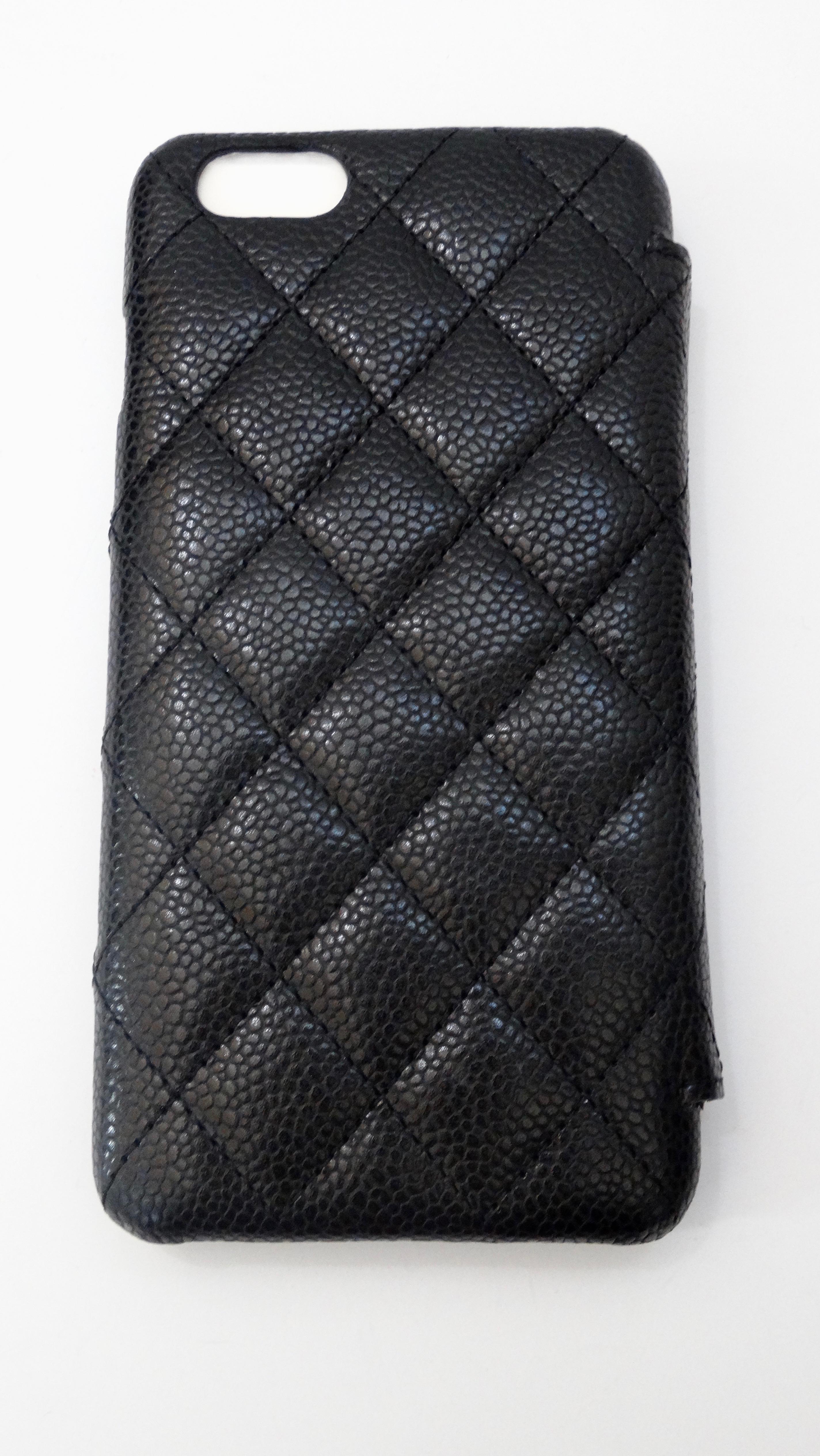 Chanel Quilted Black Caviar 'CC' Iphone 7+/8+ Wallet Case In Excellent Condition In Scottsdale, AZ