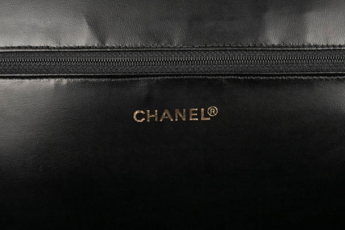Bolso de negocios Chanel acolchado de piel de cordero negra, circa 1990 en venta 8