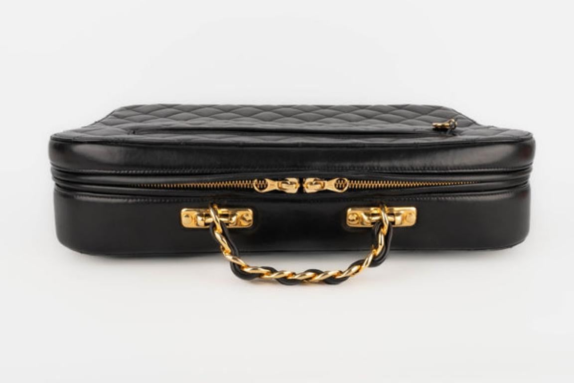 Bolso de negocios Chanel acolchado de piel de cordero negra, circa 1990 en venta 3