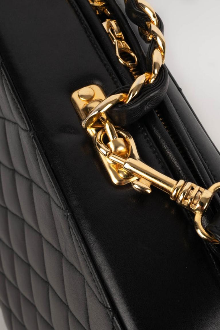 Bolso de negocios Chanel acolchado de piel de cordero negra, circa 1990 en venta 4