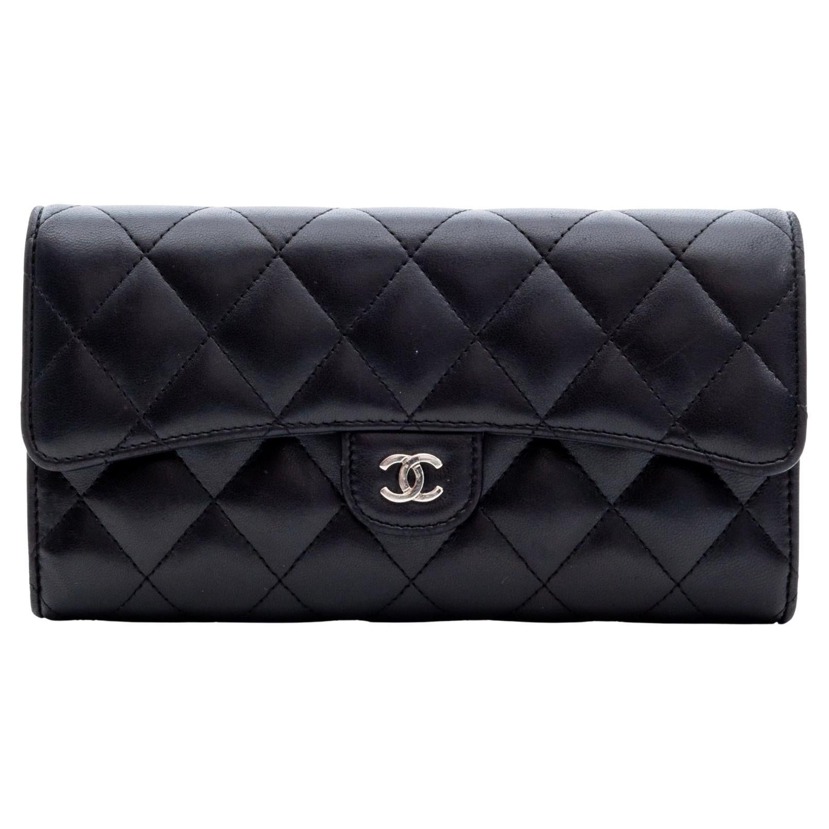 Chanel Quilted Black Lambskin Classic Flap Long Wallet (Circa 2016) at  1stDibs