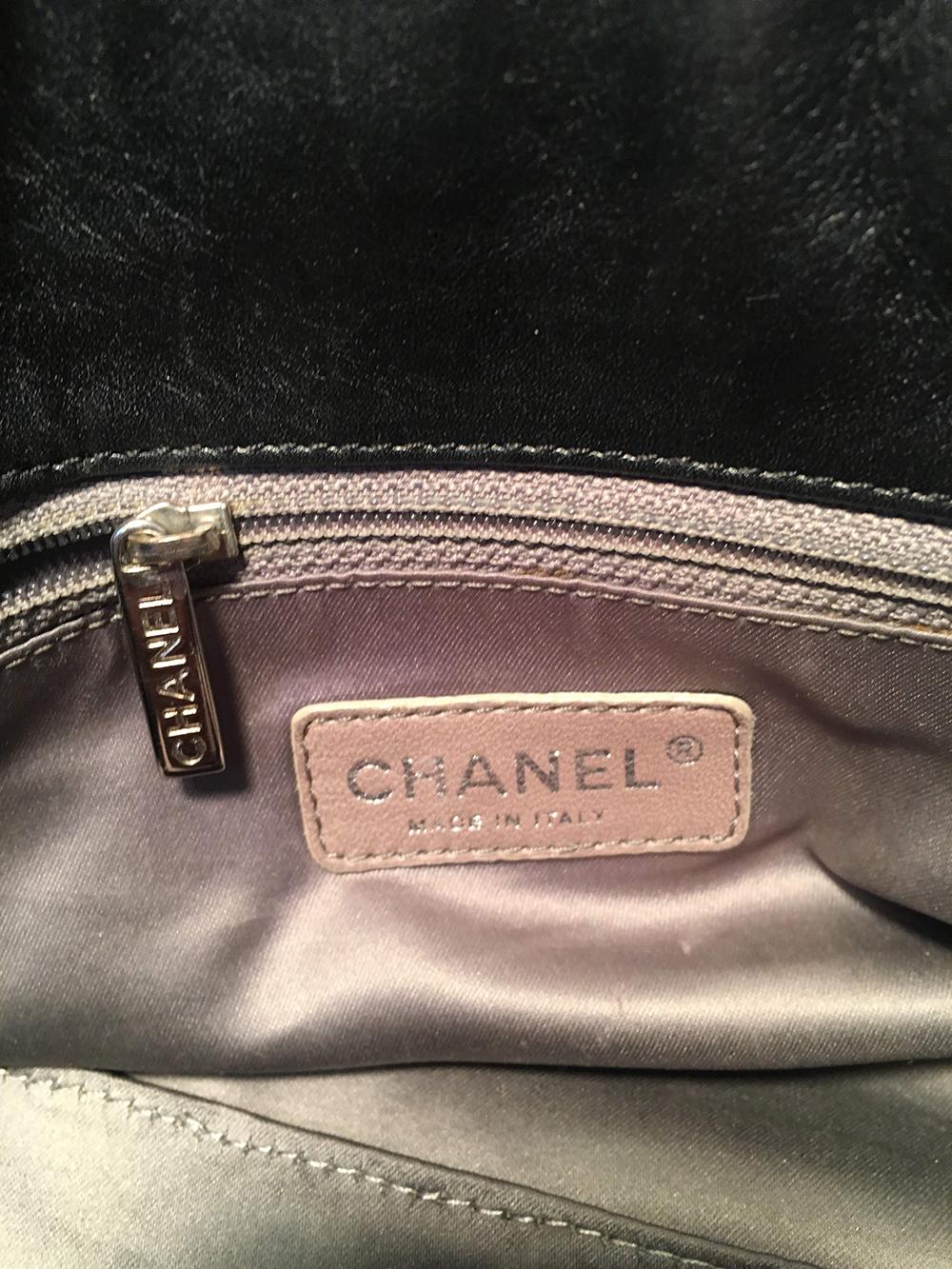 Chanel Gesteppte Tragetasche aus schwarzem Leder mit Gitterfront im Angebot 3