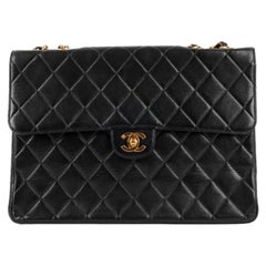 Sac Timeless en cuir noir matelassé de Chanel, 2000/2002