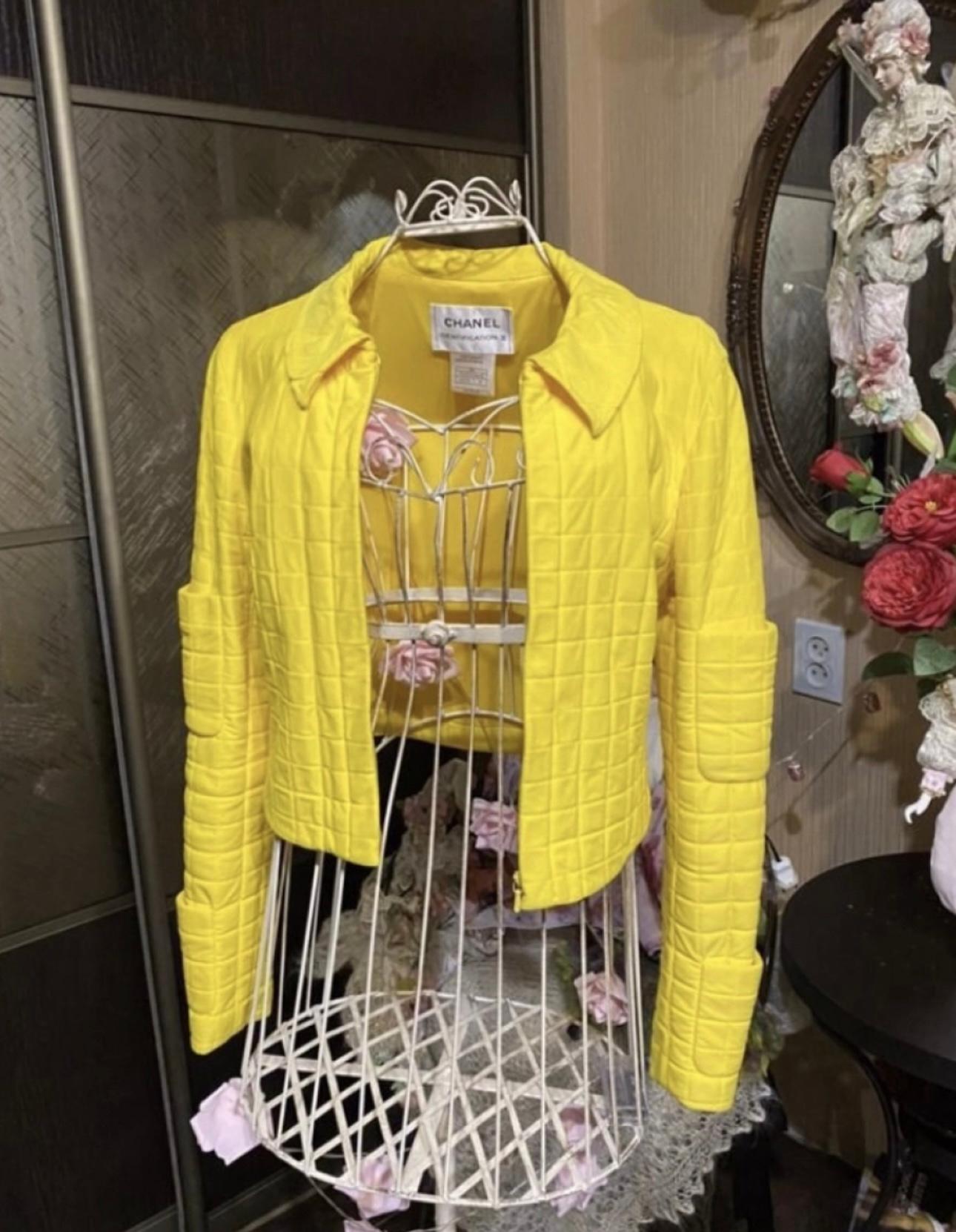 Women's or Men's Chanel Quilted Bright Jacket For Sale